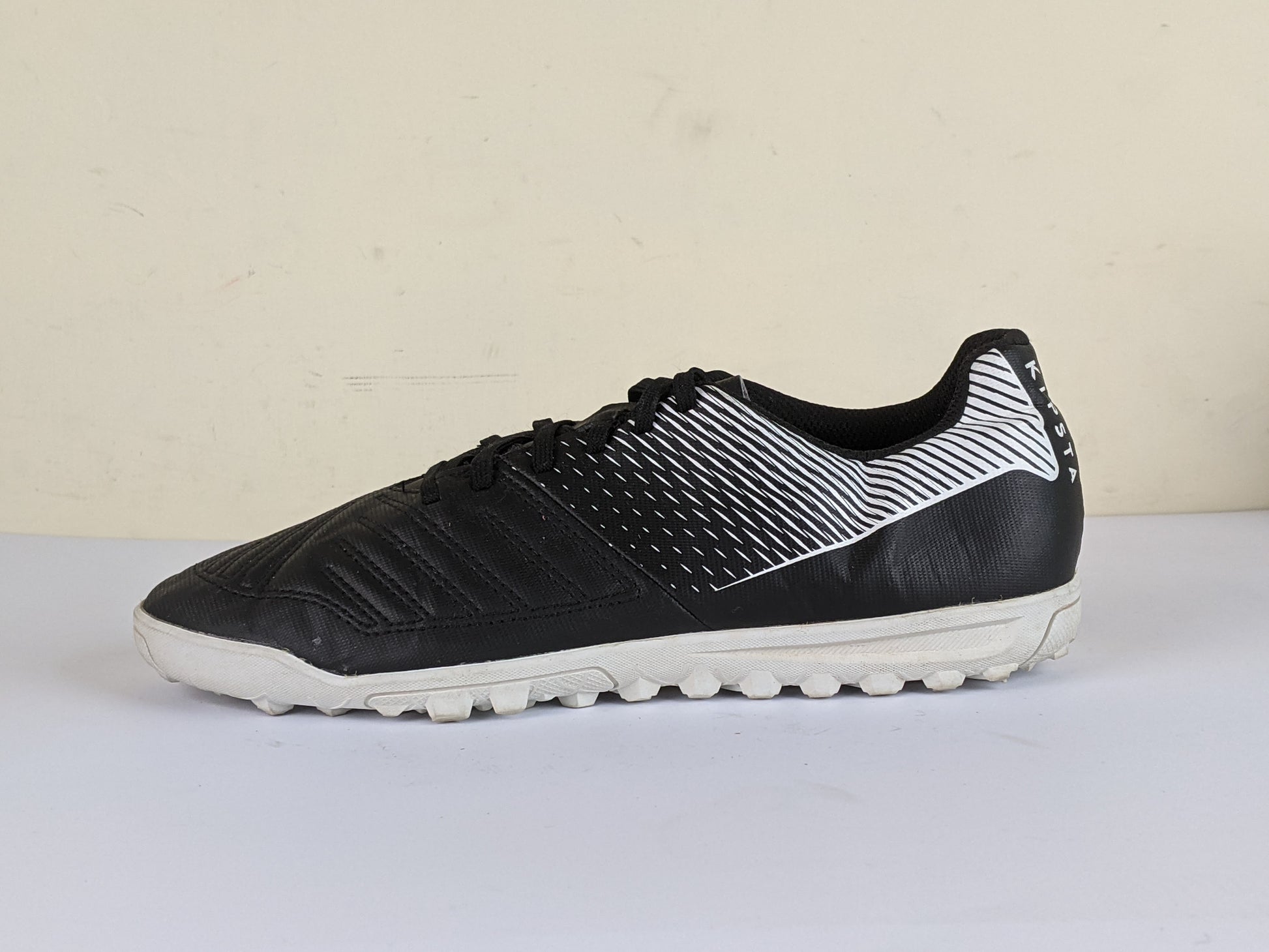 Kipsta Agility 100 HG TF 'Black/White