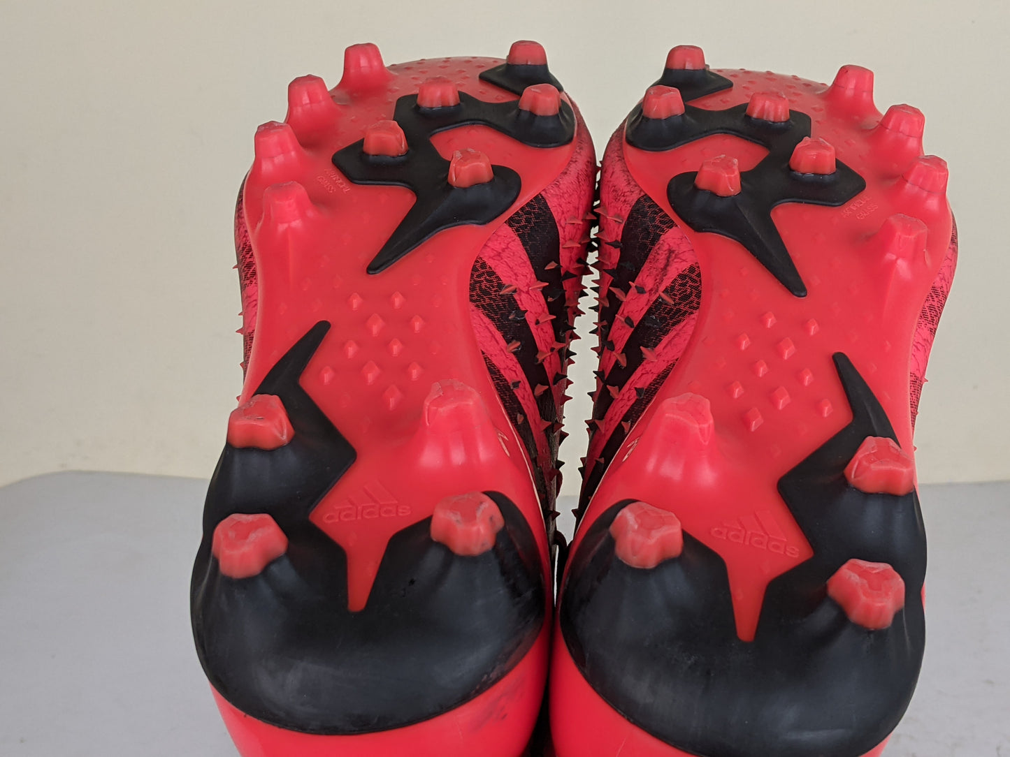 adidas Predator Freak .1 Low AG Meteorite - Red/Core Black/Solar Red