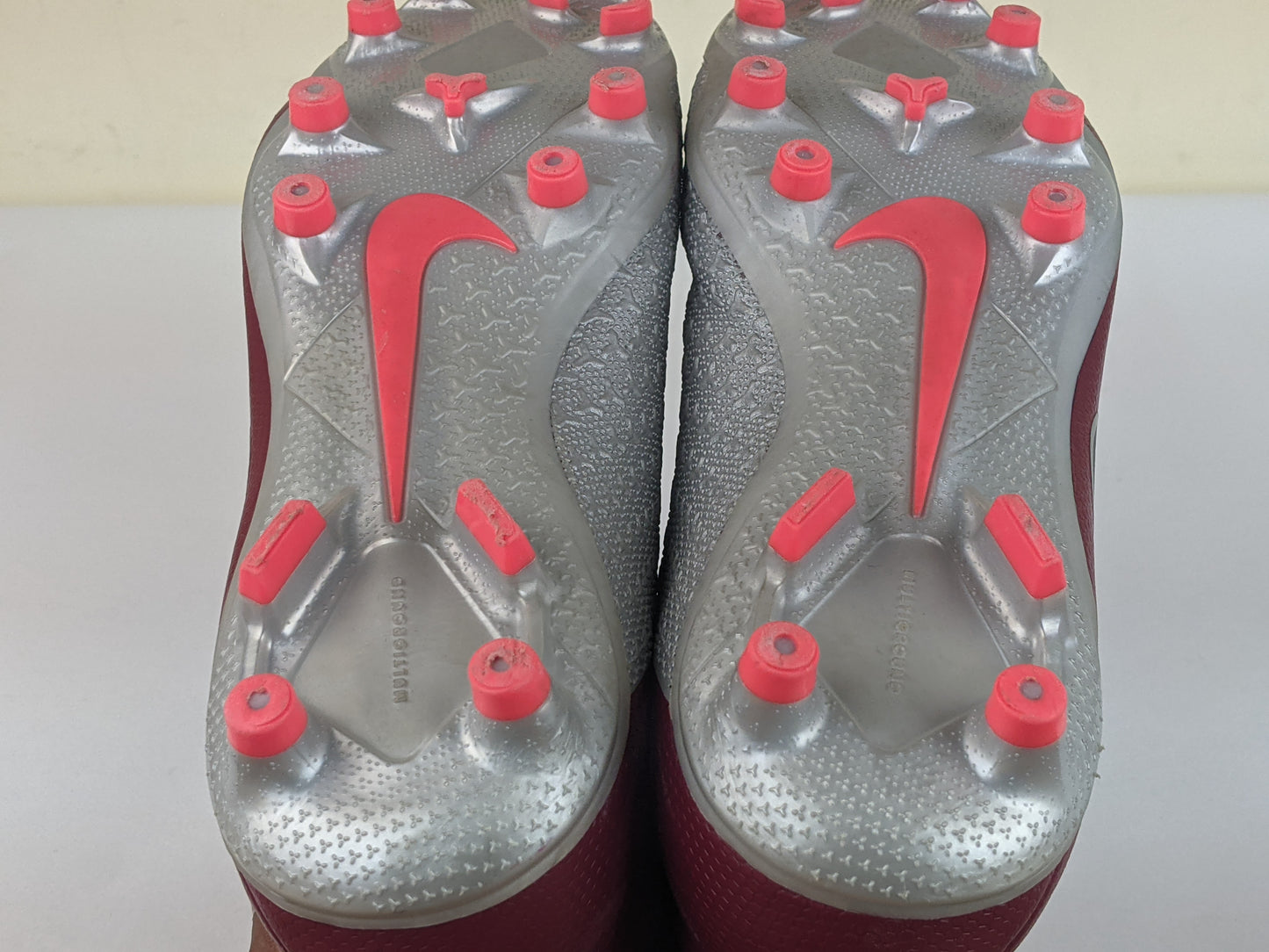 Nike Phantom Vision Academy DF MG Rising Fire - Team Red/Dark Grey/Bright Crimson