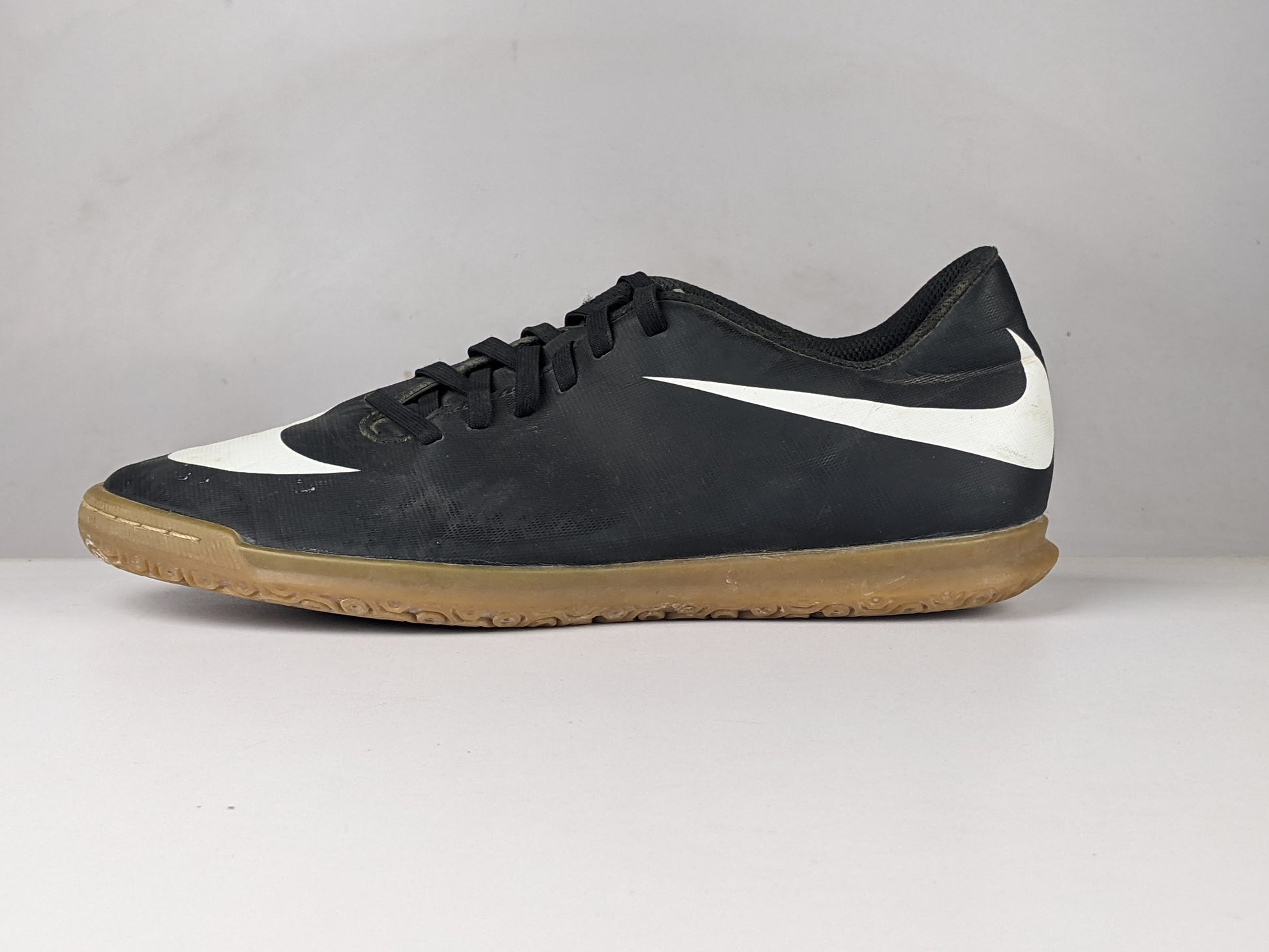 Nike Bravata IC 'Black/White