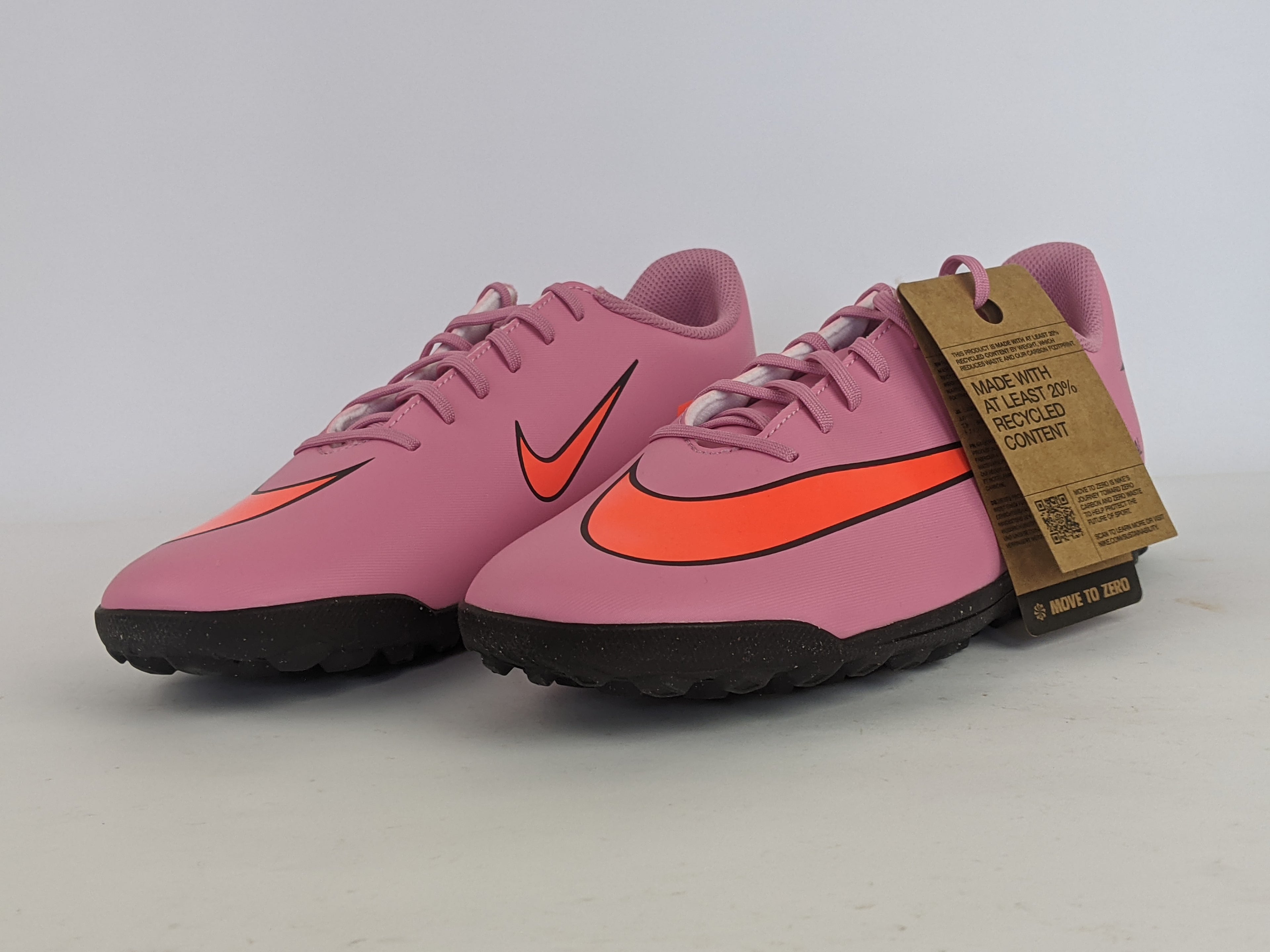 Nike Mercurial Vapor 16 Club TF Scary Good - Magic Flamingo/Black/Total Crimson (Brand New)
