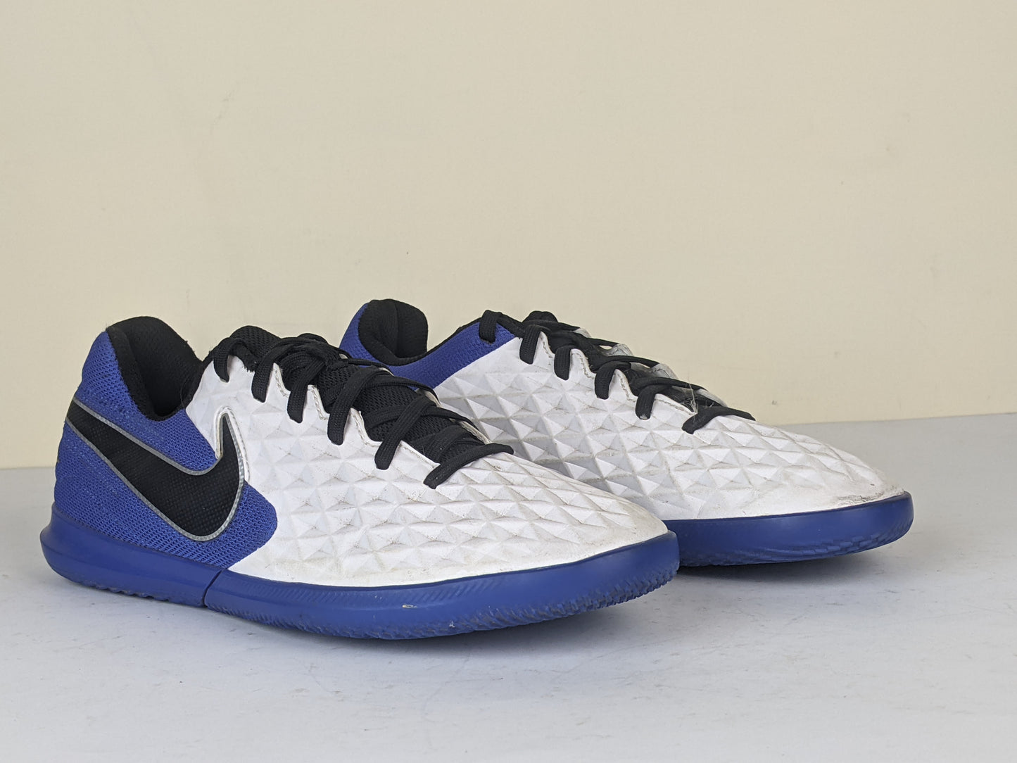 Nike Tiempo Legend 8 Club IC Daybreak - White/Black/Hyper Royal/Metallic Silver