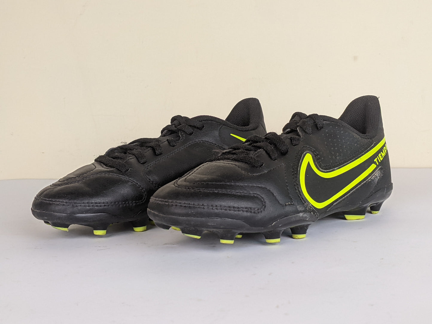 Nike Tiempo Legend 9 Club MG Black/Volt