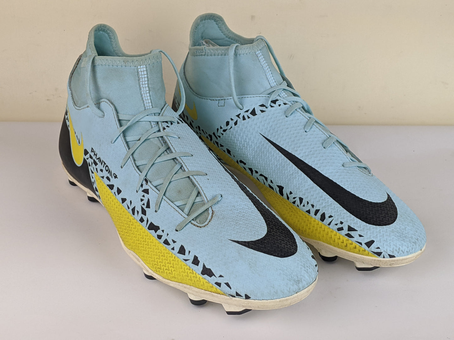 Nike Phantom GT2 Club DF MG 'Glacier Ice Yellow Strike'
