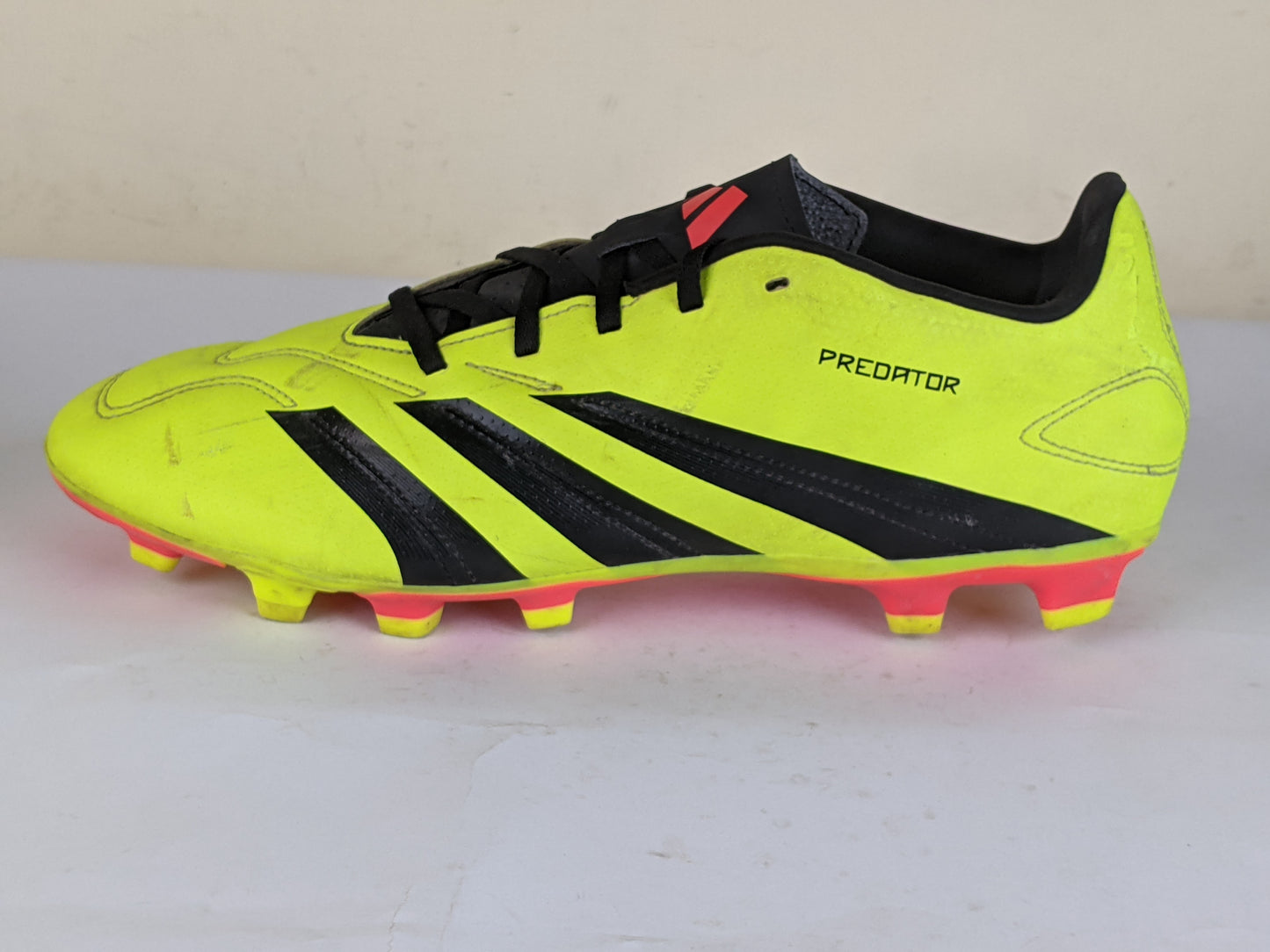 adidas Predator Club FxG Energy Citrus - Solar Yellow/Core Black/Solar Red
