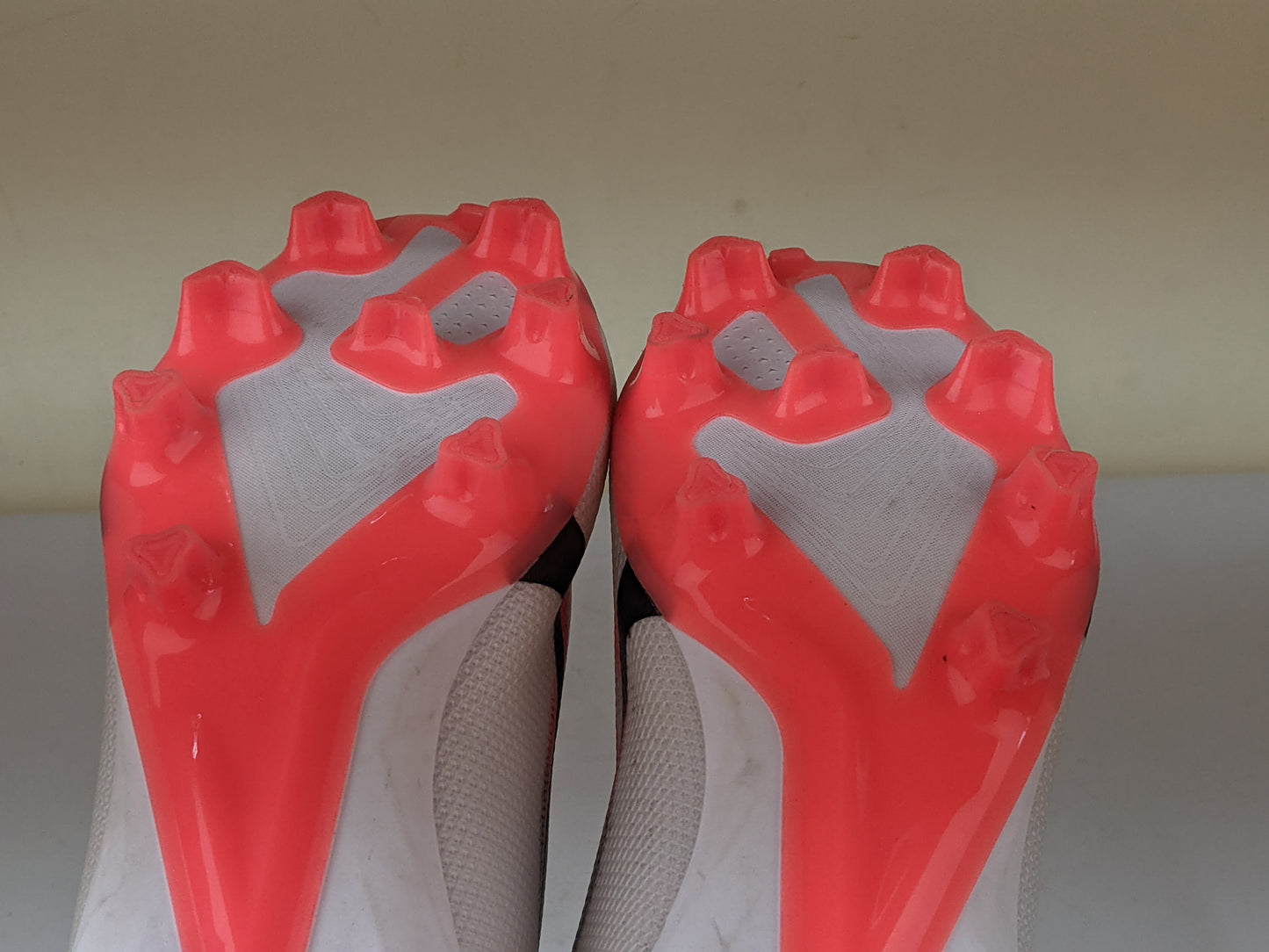 PUMA Ultra Match FG/AG Breakthrough - PUMA White/PUMA Black/Fire Orchid