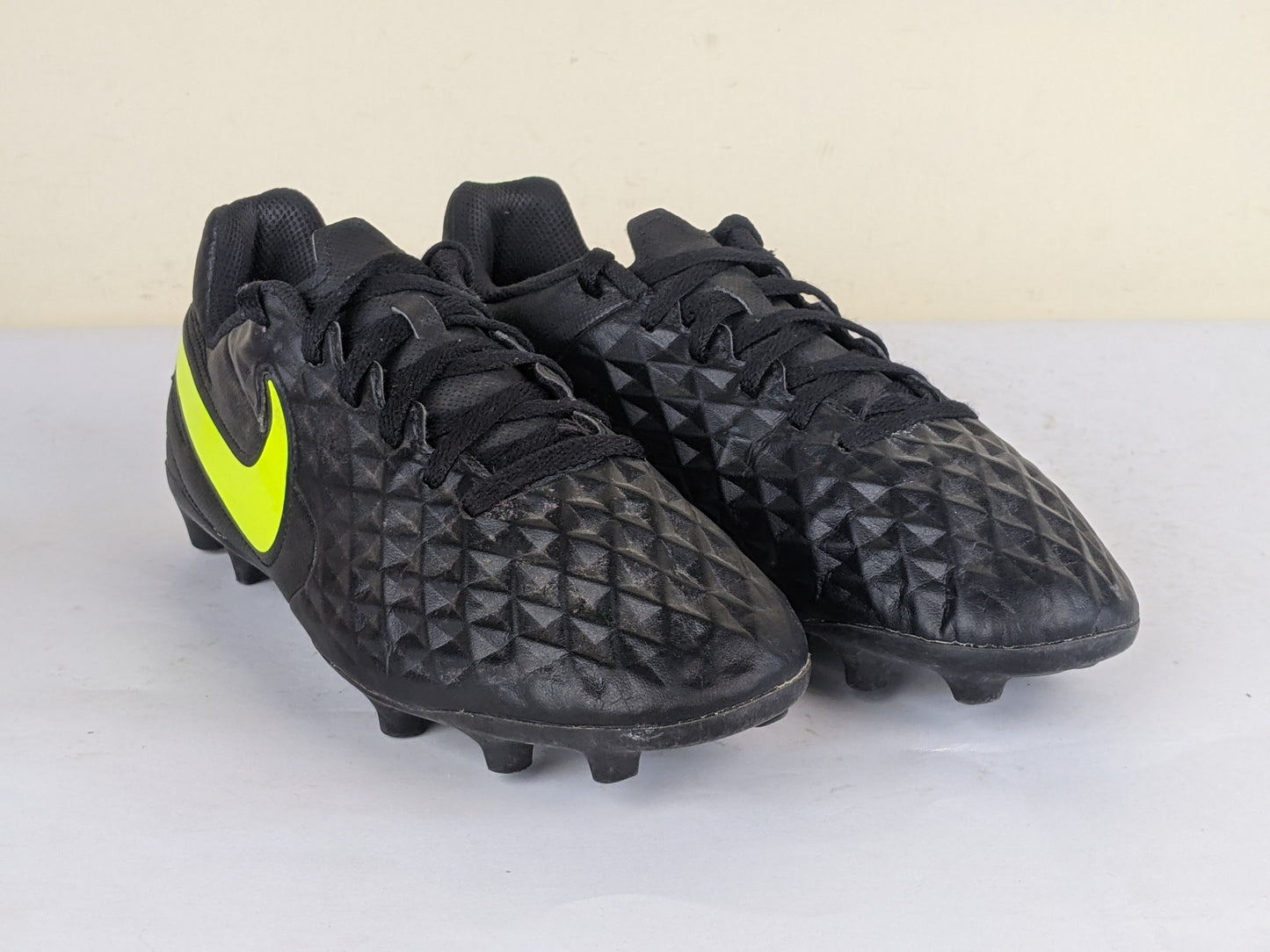 Nike Tiempo Legend 8 Club MG- Black/Yellow/Dark Smoke Grey Kids
