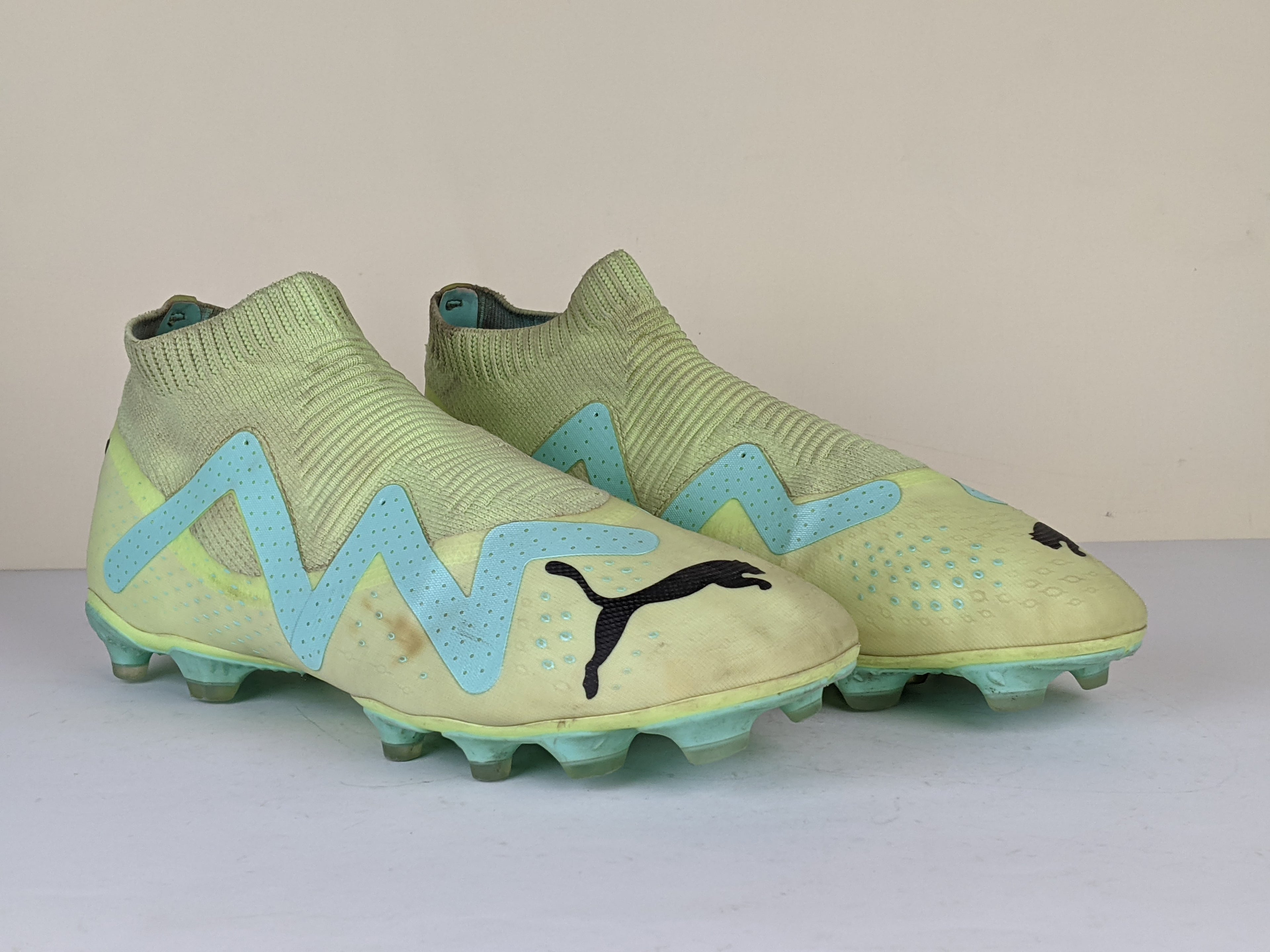 PUMA Future Match + Laceless FG/AG Pursuit - Fast Yellow/PUMA Black/Electric Peppermint