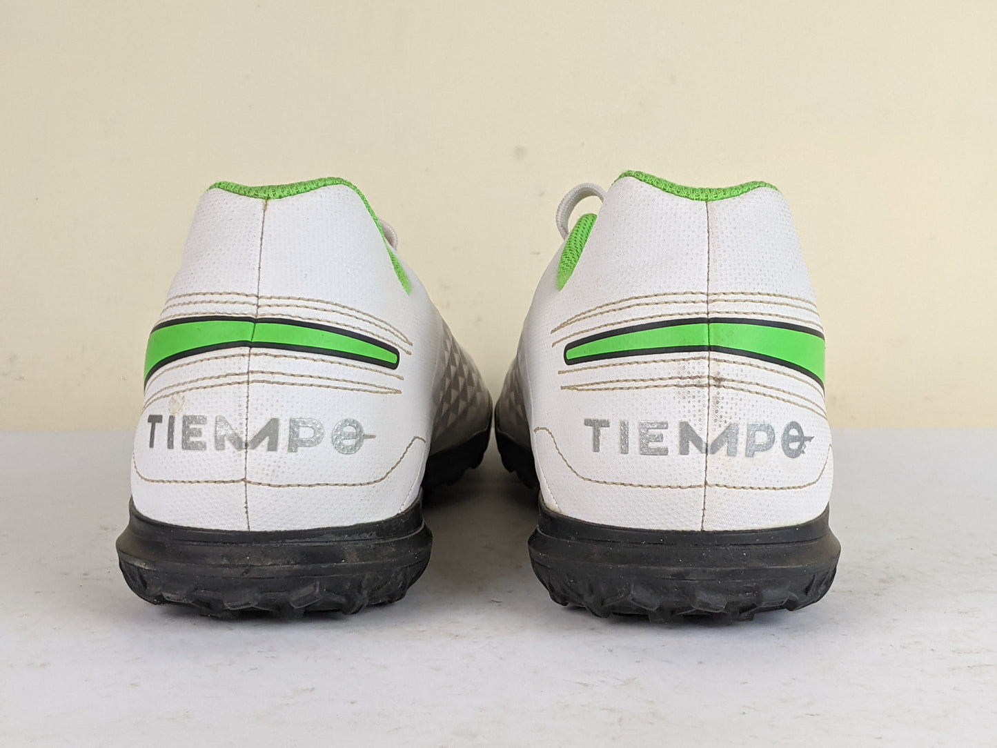 Nike Tiempo Legend 8 Club TF Spectrum - Platinum Tint/Rage Green