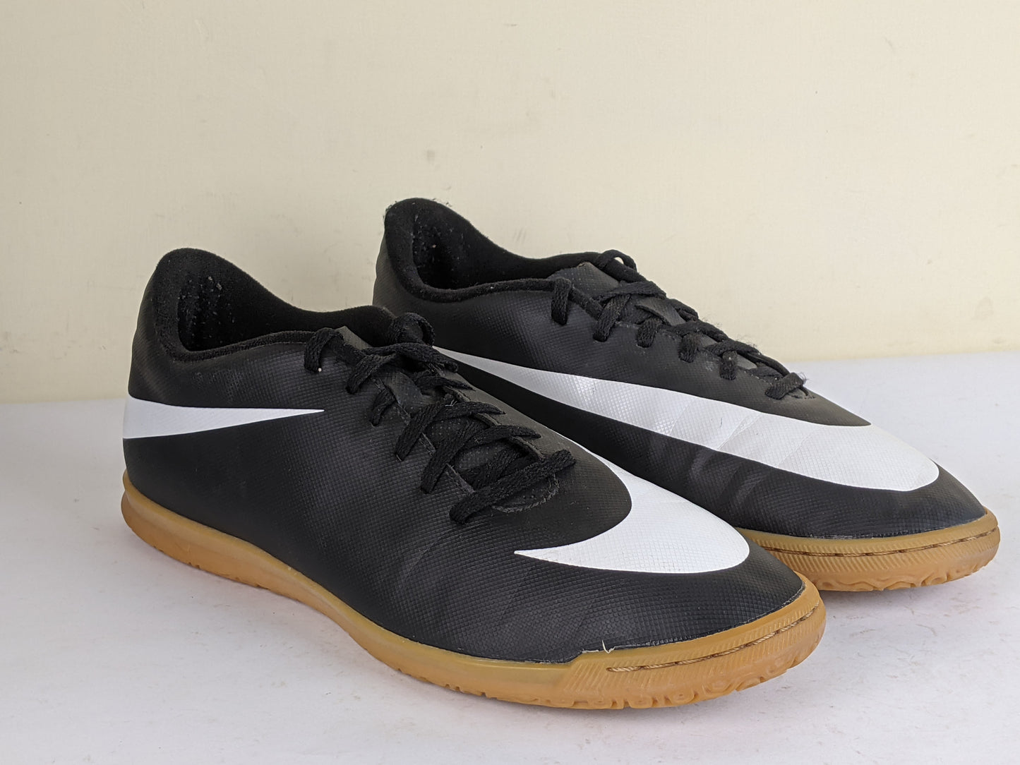 Nike Bravata IC 'Black/White