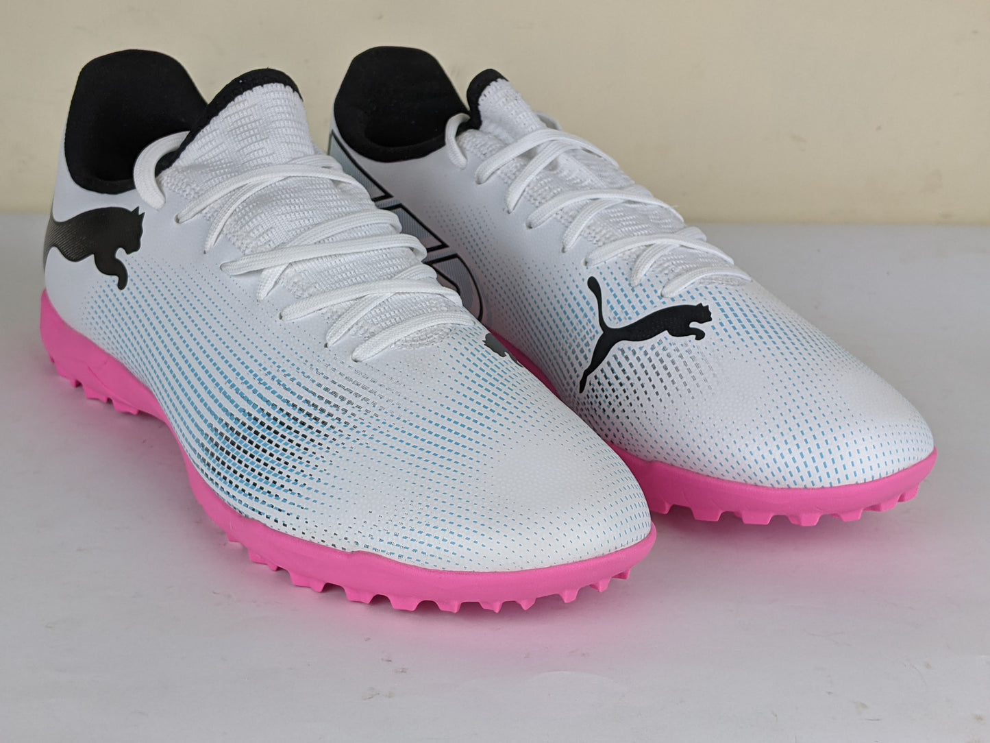 PUMA Future 7 Play TT Phenomenal - PUMA White/PUMA Black/Poison Pink (Brand New)