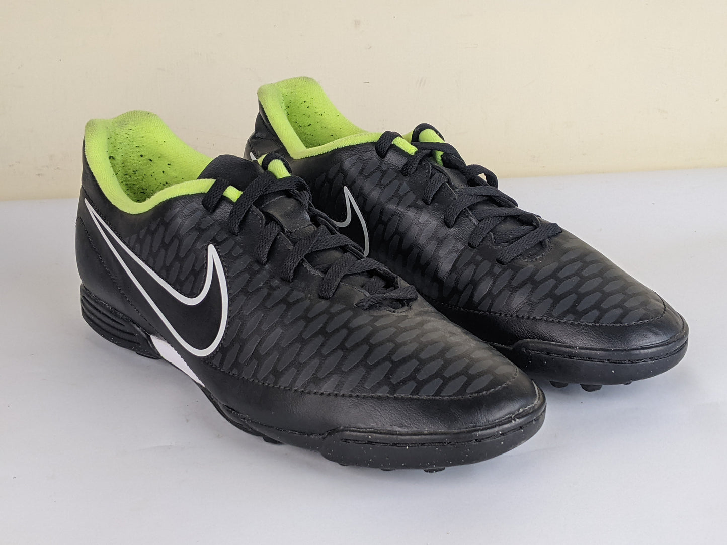 Nike Magista Ola TF Black/White