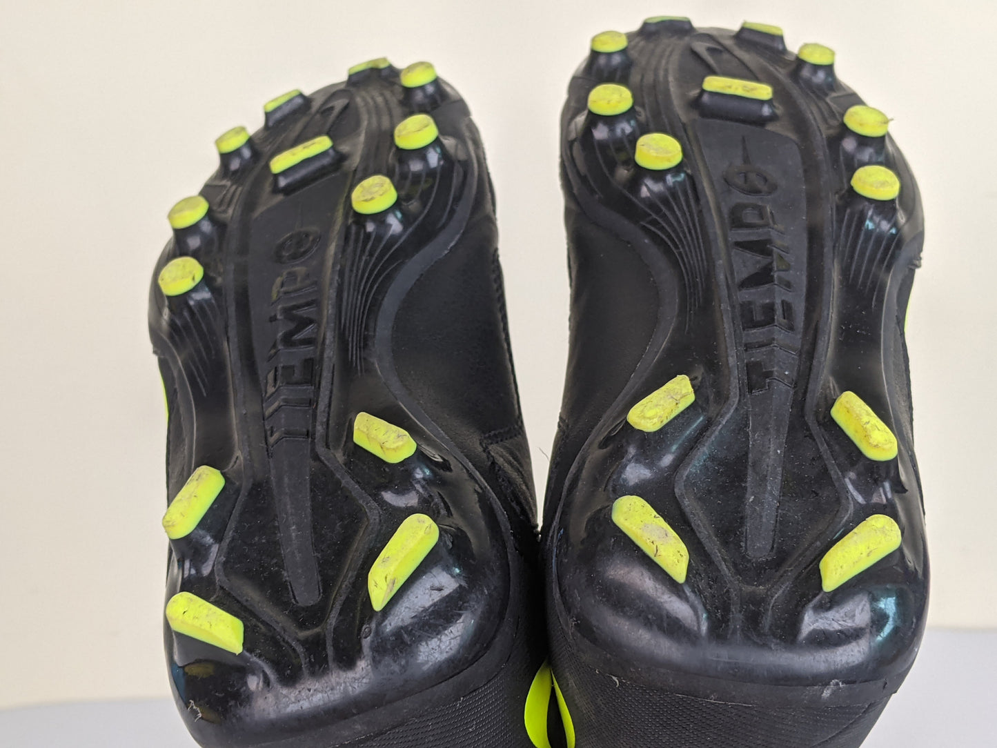 Nike Tiempo Legend 9 Club MG Black/Volt