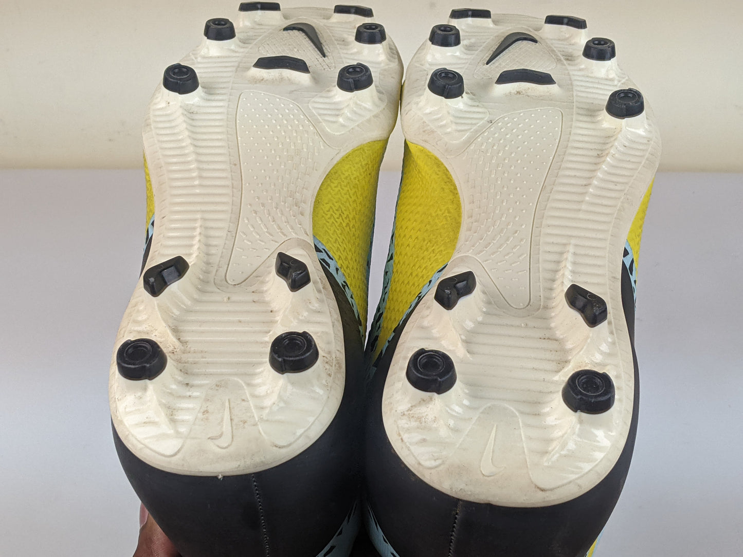 Nike Phantom GT2 Club DF MG 'Glacier Ice Yellow Strike'