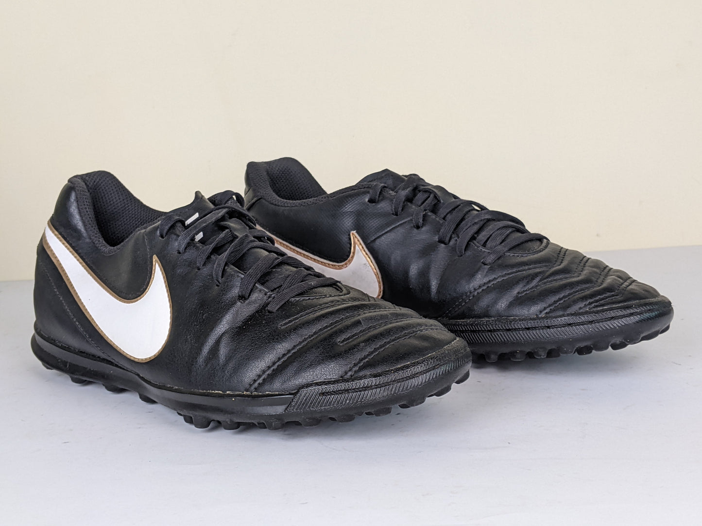Nike Tiempo Rio III TF Black/White/Metallic Gold