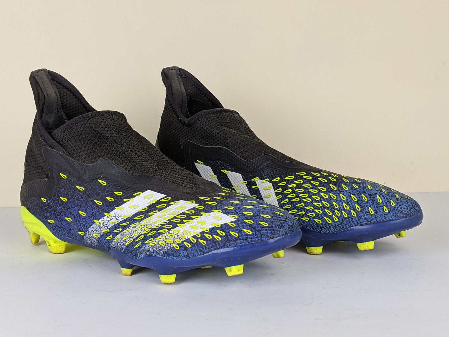 adidas Predator Freak .3 Laceless FG/AG Superlative - Core Black/Footwear White/Solar Yellow