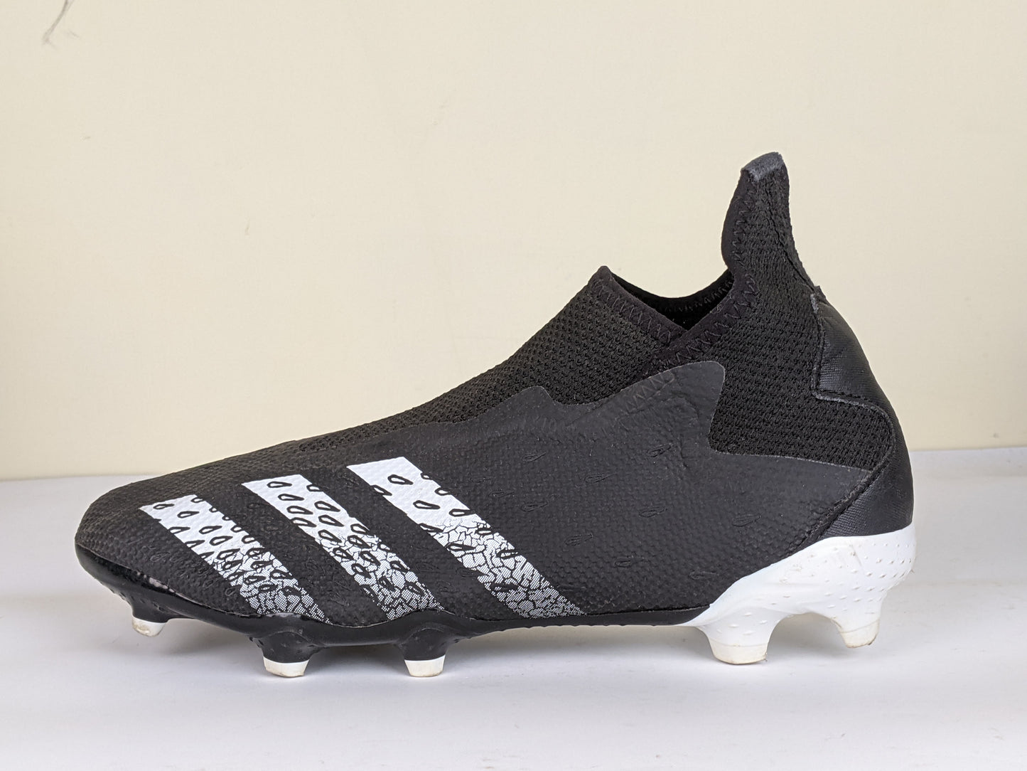 adidas Predator Freak .3 Laceless FG/AG Escapelight - Core Black/Footwear White