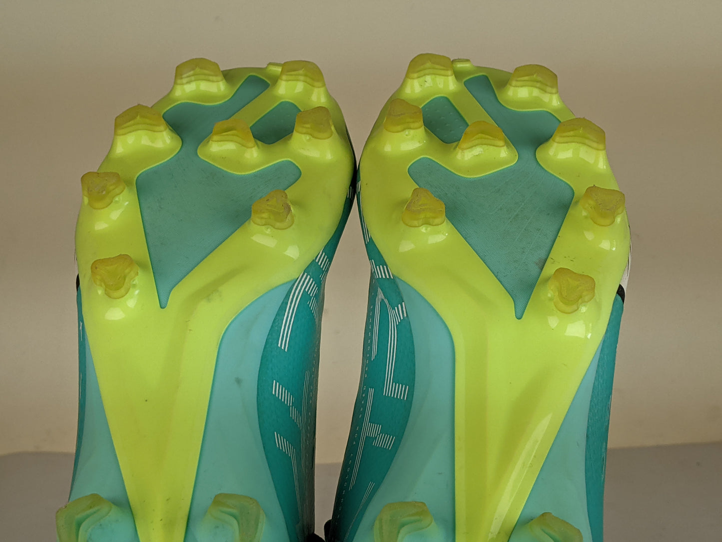 PUMA Ultra Pro FG/AG Pursuit - Electric Peppermint/PUMA White/Fast Yellow