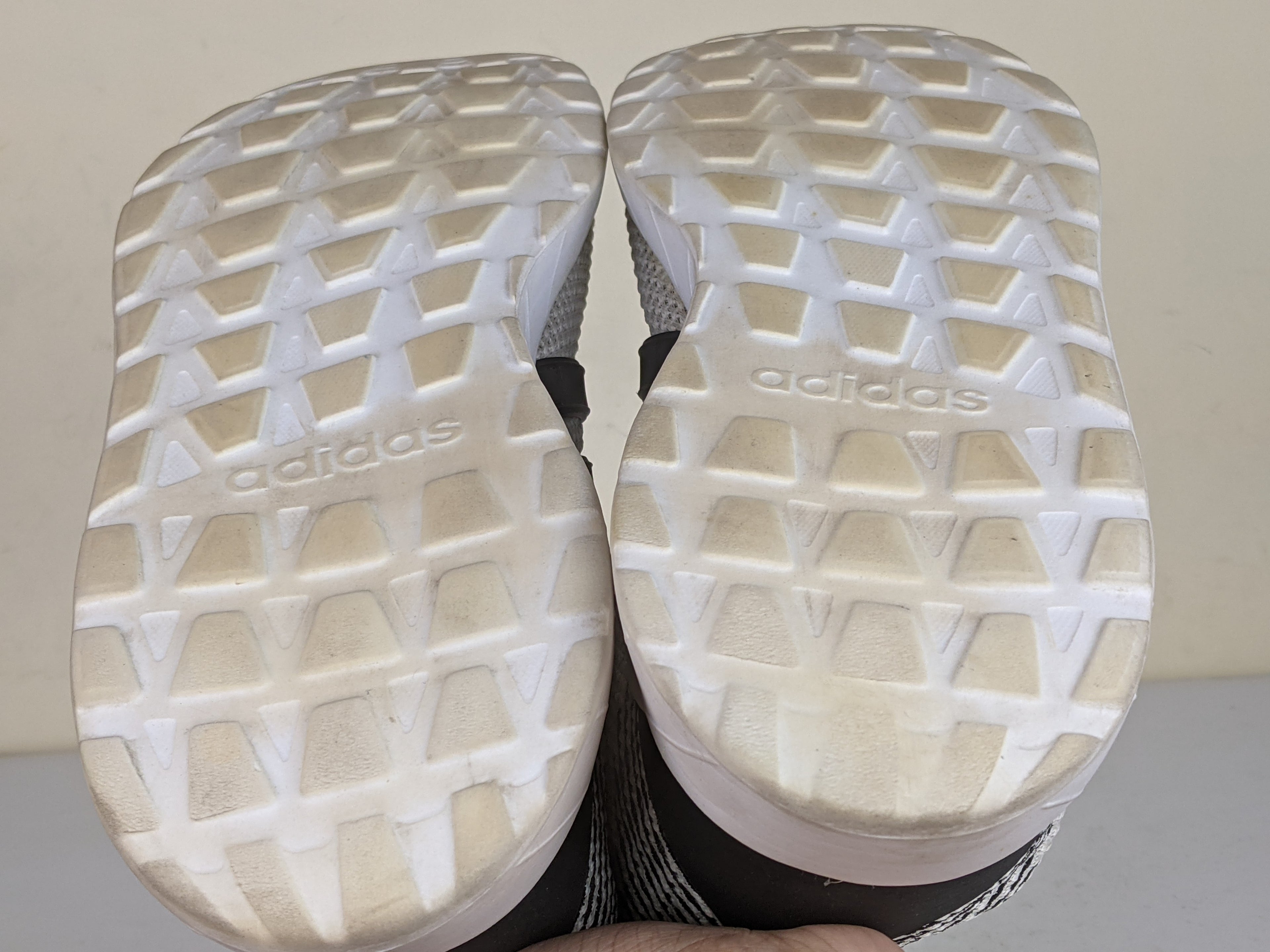 adidas Questar Flow 'Cloud White Black'