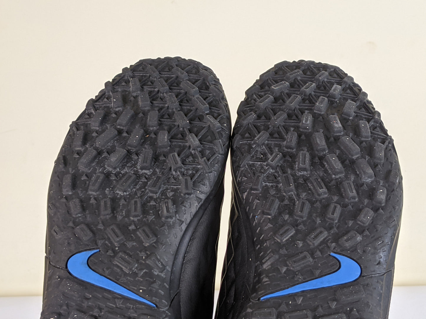 Nike Tiempo Legend 8 Club TF Black x Prism - Black/Lite Photo Blue/Cyber Yellow
