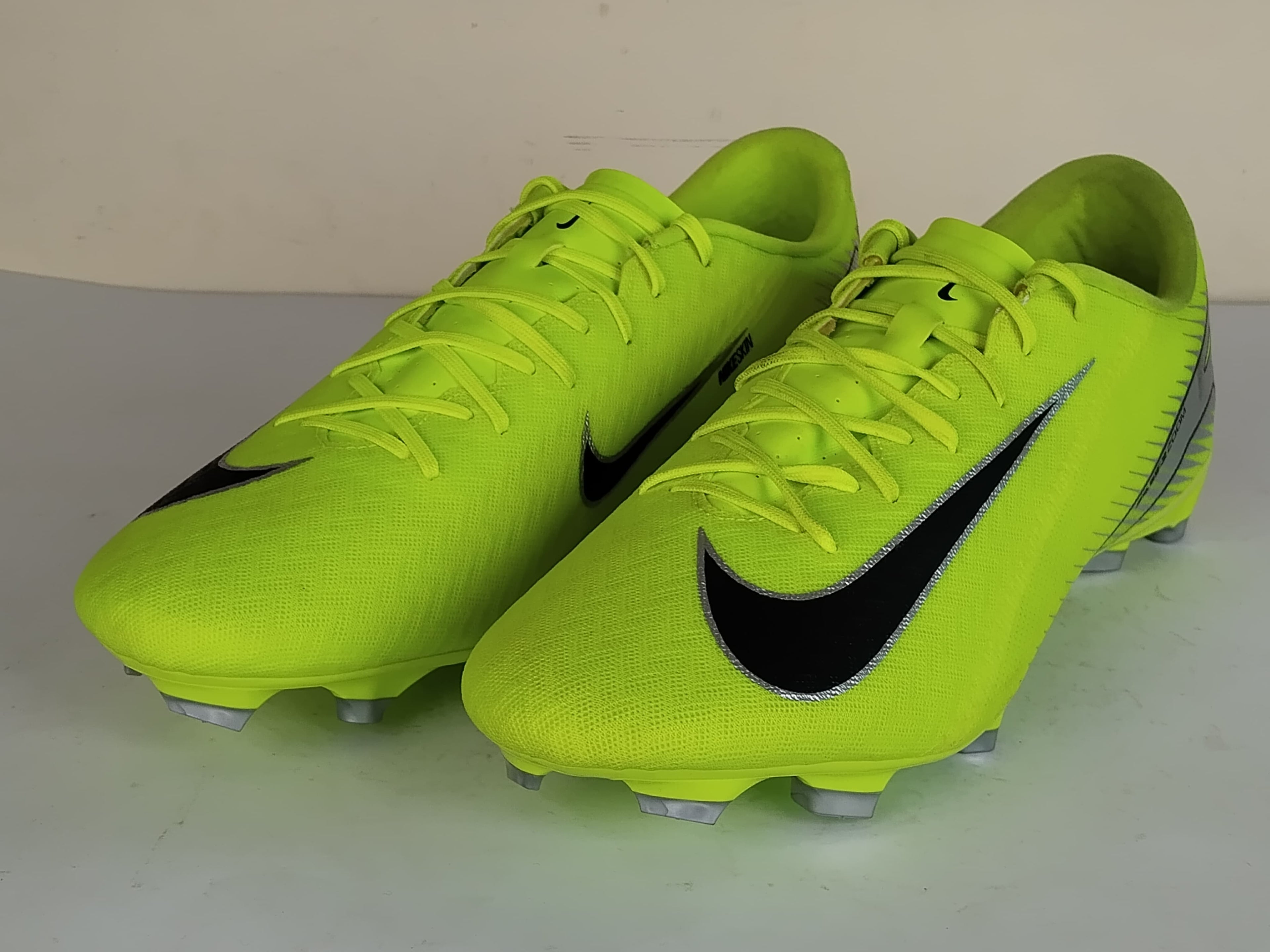 Nike Air Zoom Mercurial Vapor 16 Academy MG Mad Voltage - Volt/Black (Brand New)