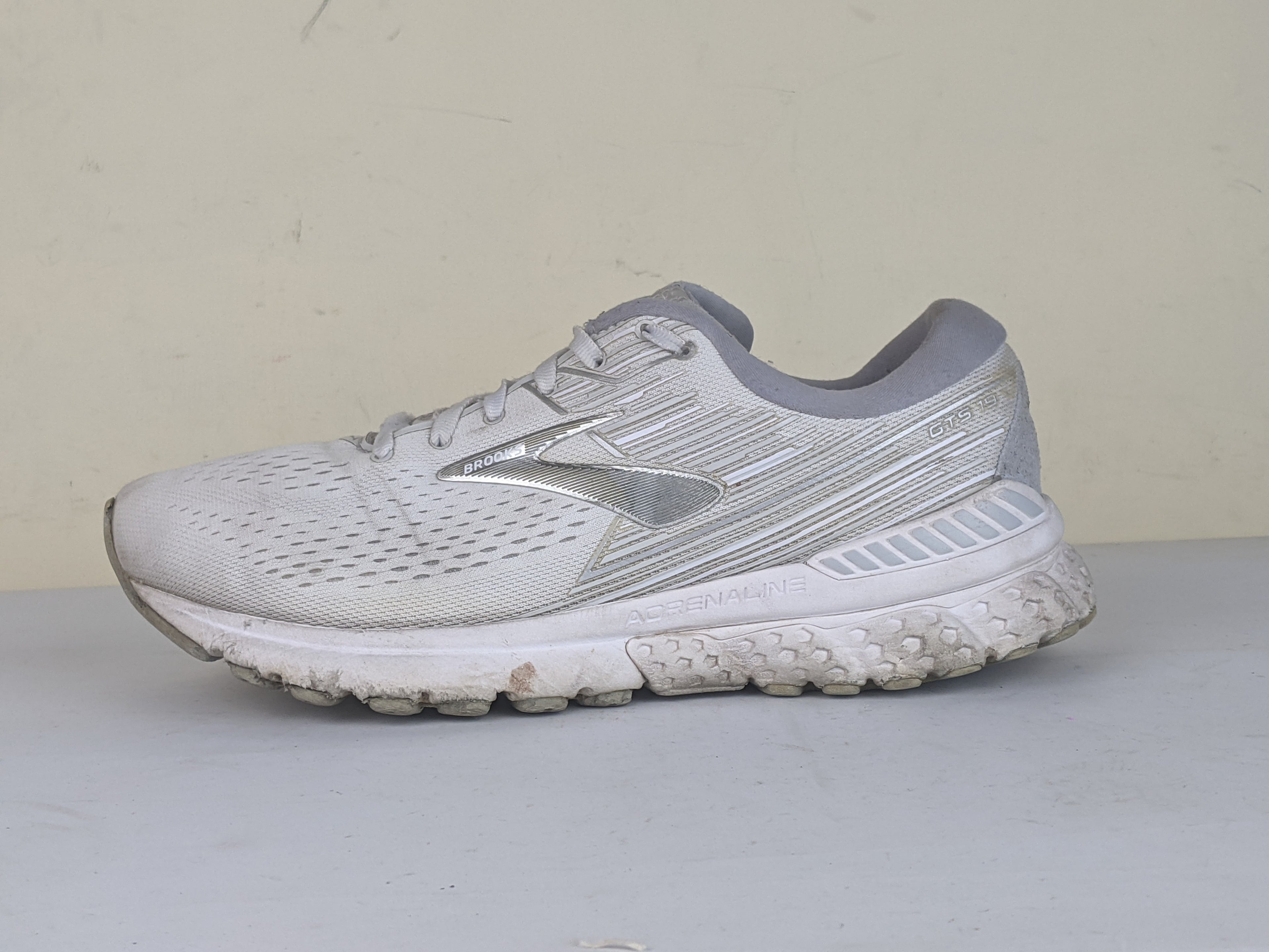 Brooks Adrenaline GTS 19 White