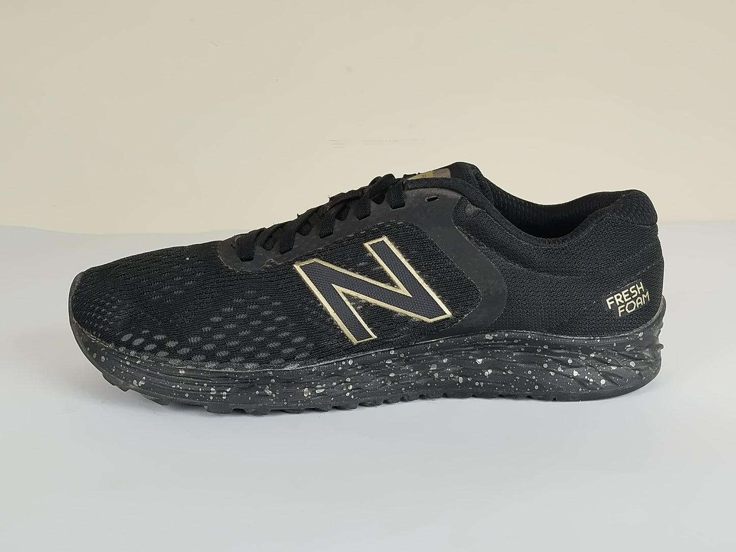 New Balance Wmns Fresh Foam Arishi v2 'Black/Metallic Gold'