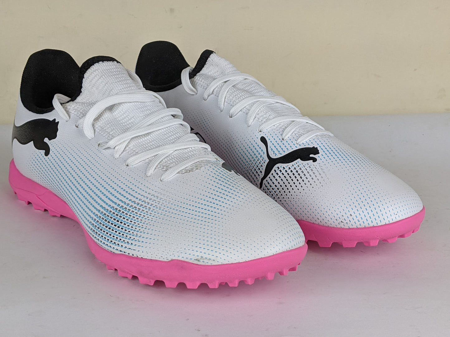 PUMA Future 7 Play TT Phenomenal - PUMA White/PUMA Black/Poison Pink (Brand New)