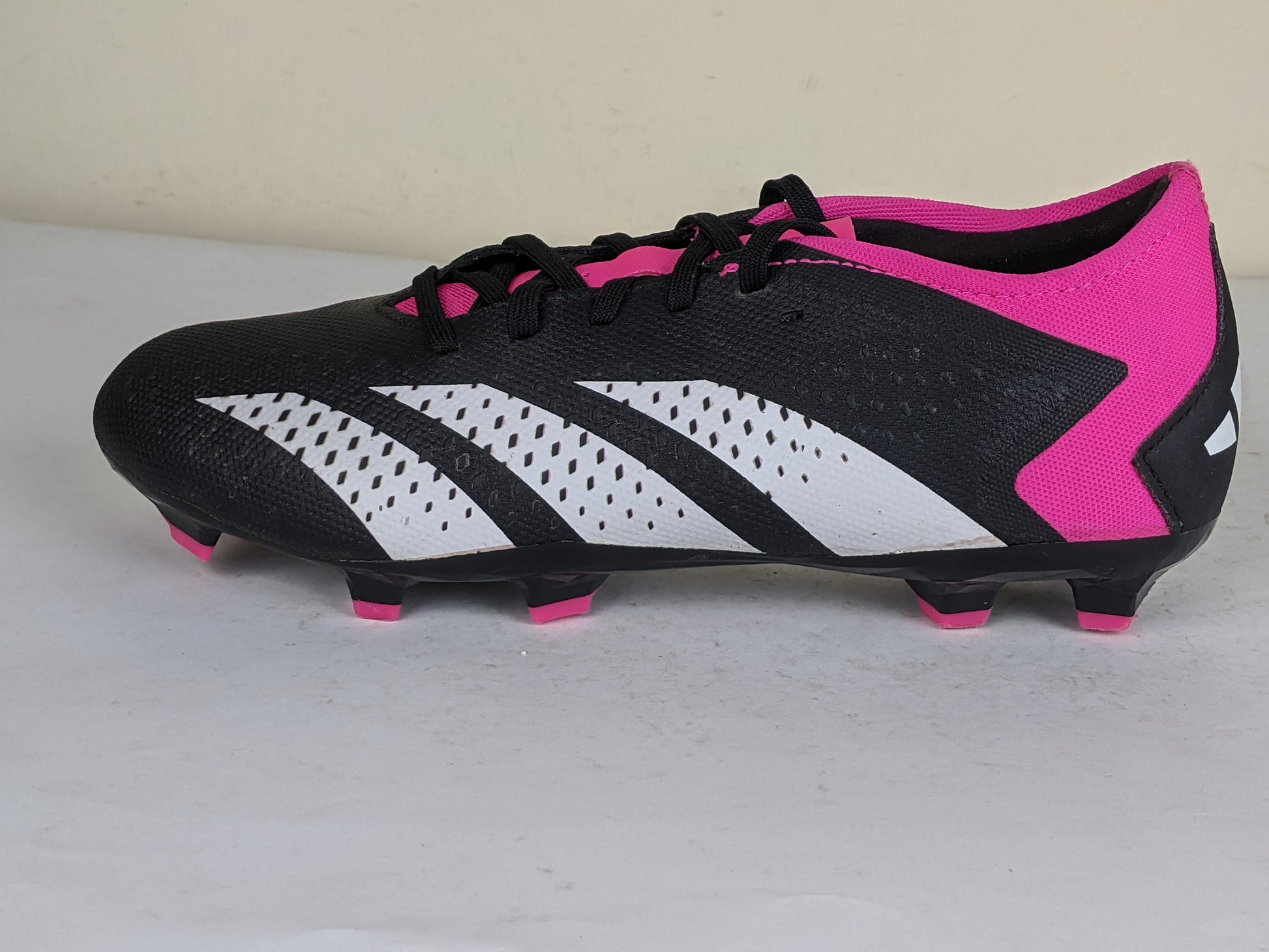 adidas Predator Accuracy .3 Low FG Own Your Football - Core Black/Footwear White/Shock Pink