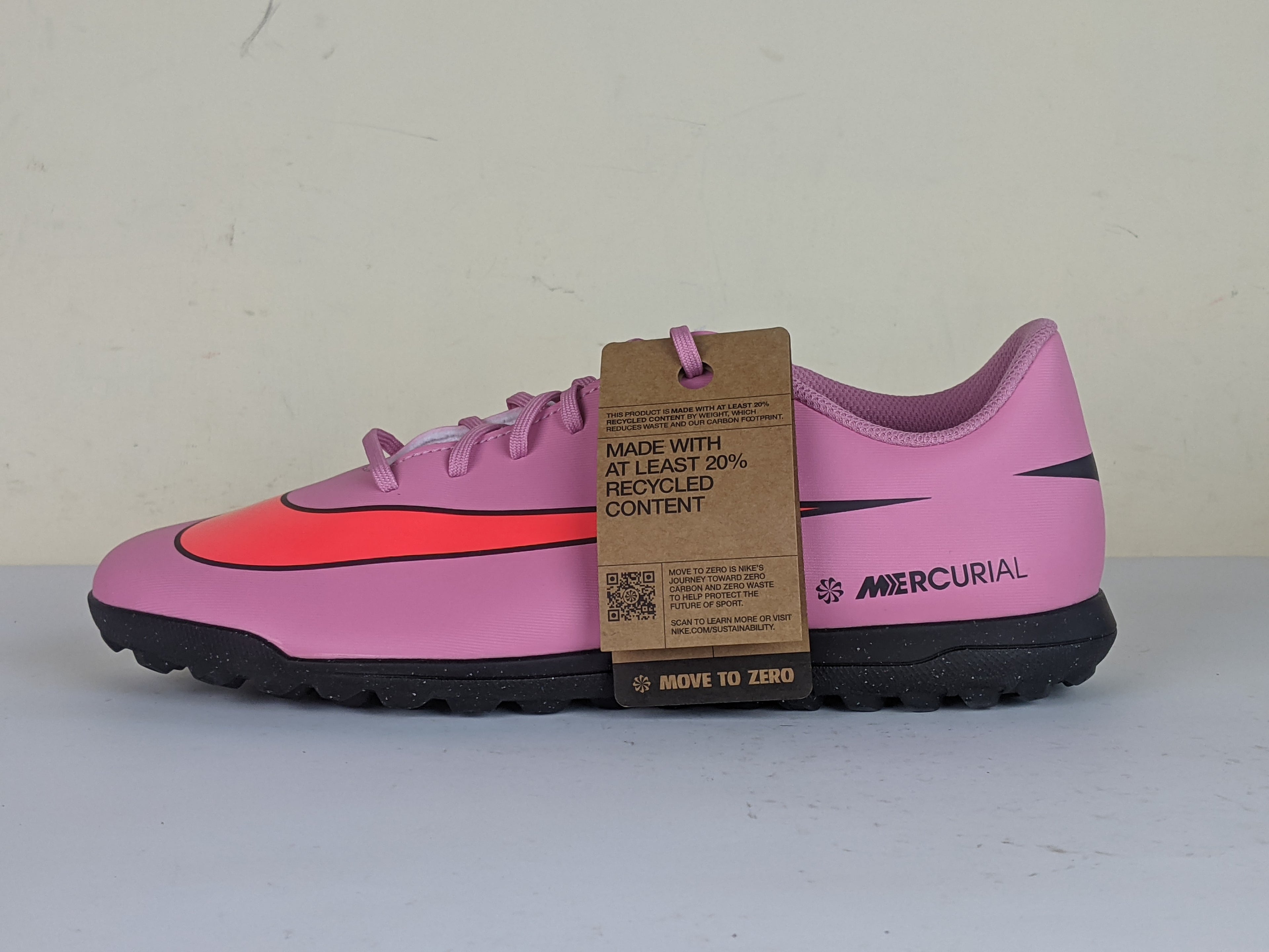 Nike Mercurial Vapor 16 Club TF Scary Good - Magic Flamingo/Black/Total Crimson (Brand New)