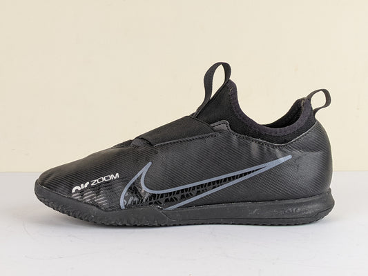 Nike Air Zoom Mercurial Vapor 15 Academy IC - Black/Dark Smoke Grey/Summit White/Volt Kids