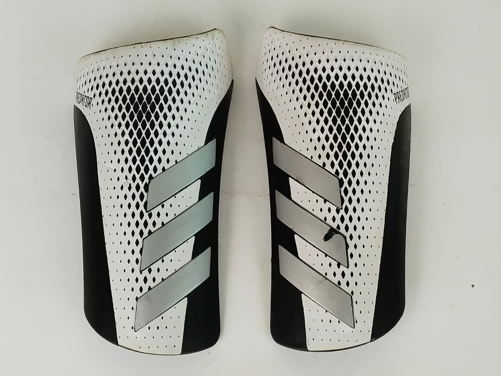 adidas Predator Mutator Shin Guards 'Black/White