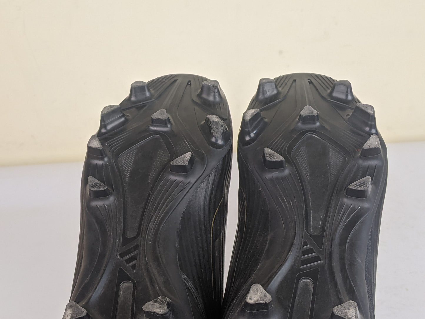 adidas F50 Club FxG Dark Spark - Core Black/Iron Metal/Gold Metallic