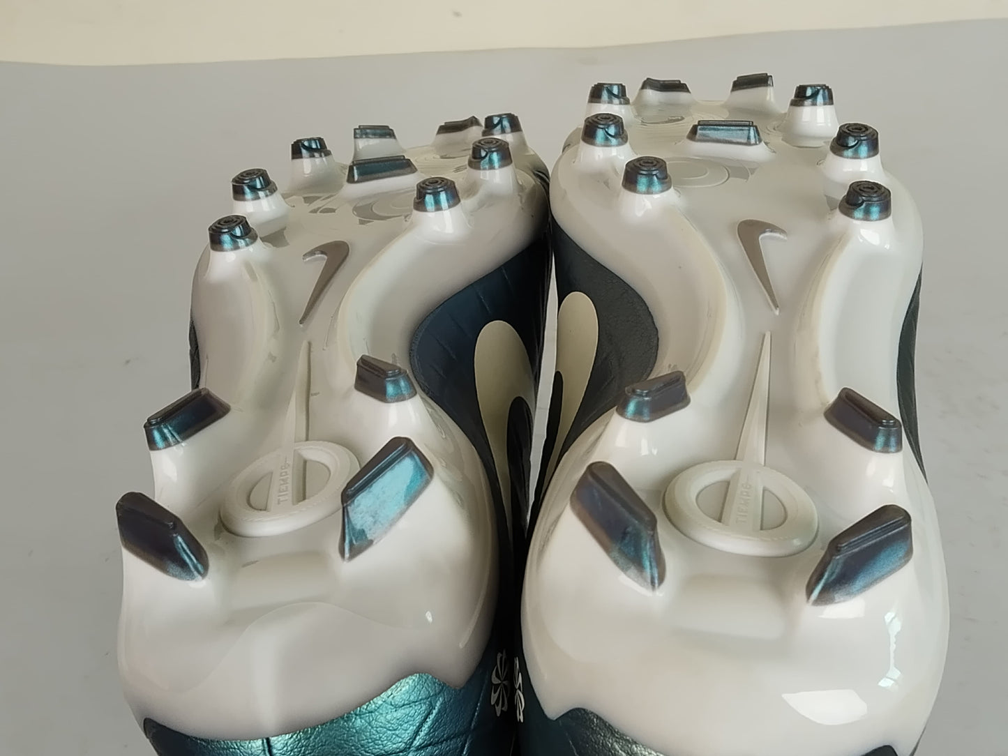 Nike Tiempo Legend 10 Academy MG Emerald - Dark Atomic Teal/Sail LIMITED EDITION (Brand New)