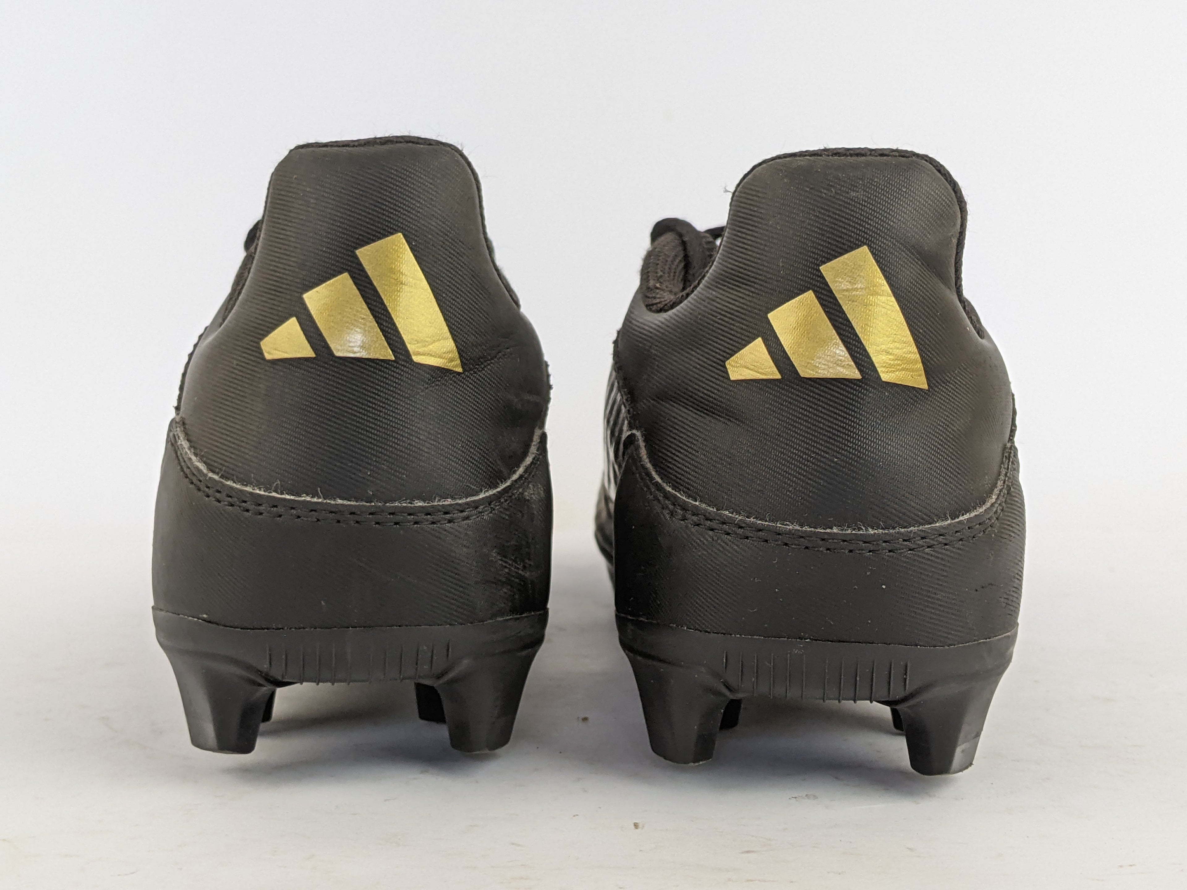 adidas F50 Club FxG Dark Spark - Core Black/Iron Metal/Gold Metallic