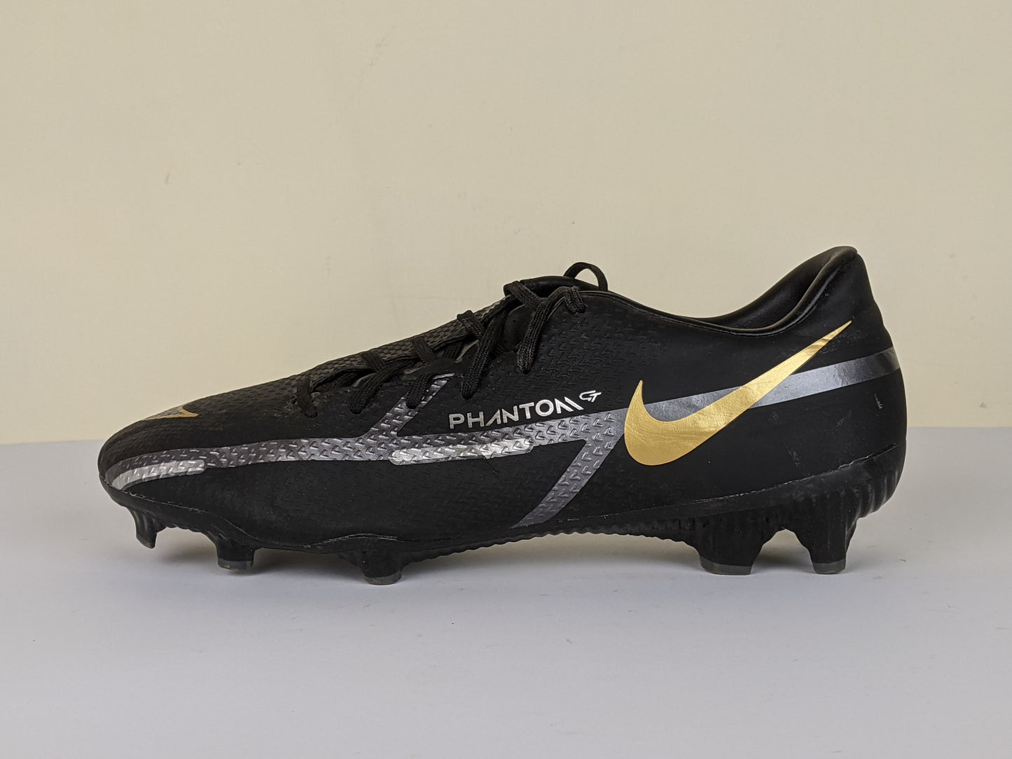 Nike Phantom GT 2 Academy MG Shadow - Black/Metallic Dark Grey/Metallic Gold