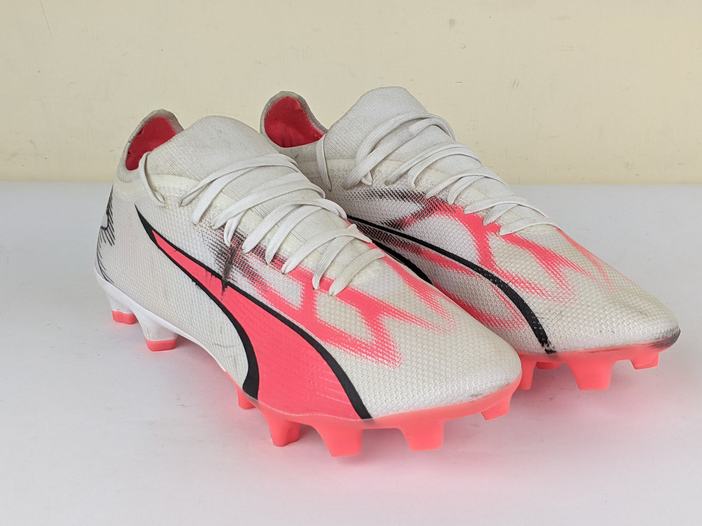 PUMA Ultra Match FG/AG Breakthrough - PUMA White/PUMA Black/Fire Orchid