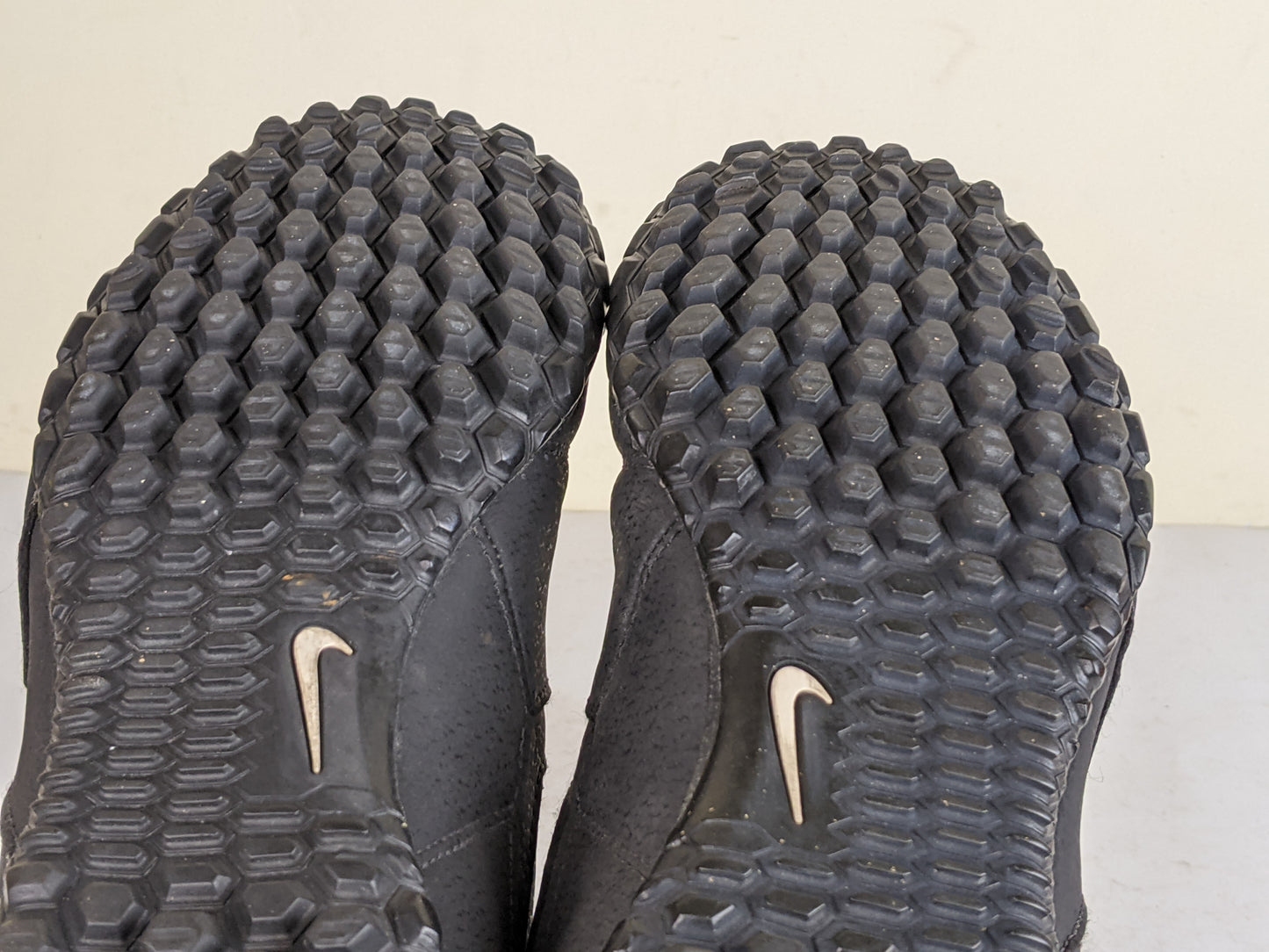 Nike Bombax TF 'Black/Gold