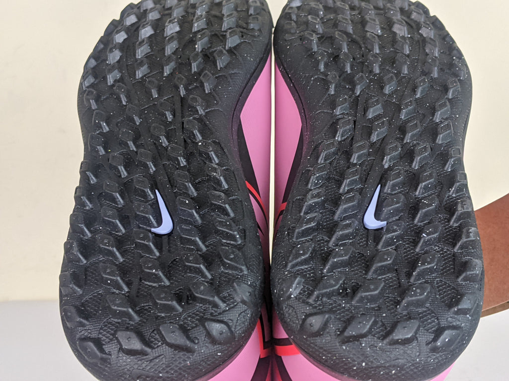 Nike Mercurial Vapor 16 Club TF Scary Good - Magic Flamingo/Black/Total Crimson (Brand New)