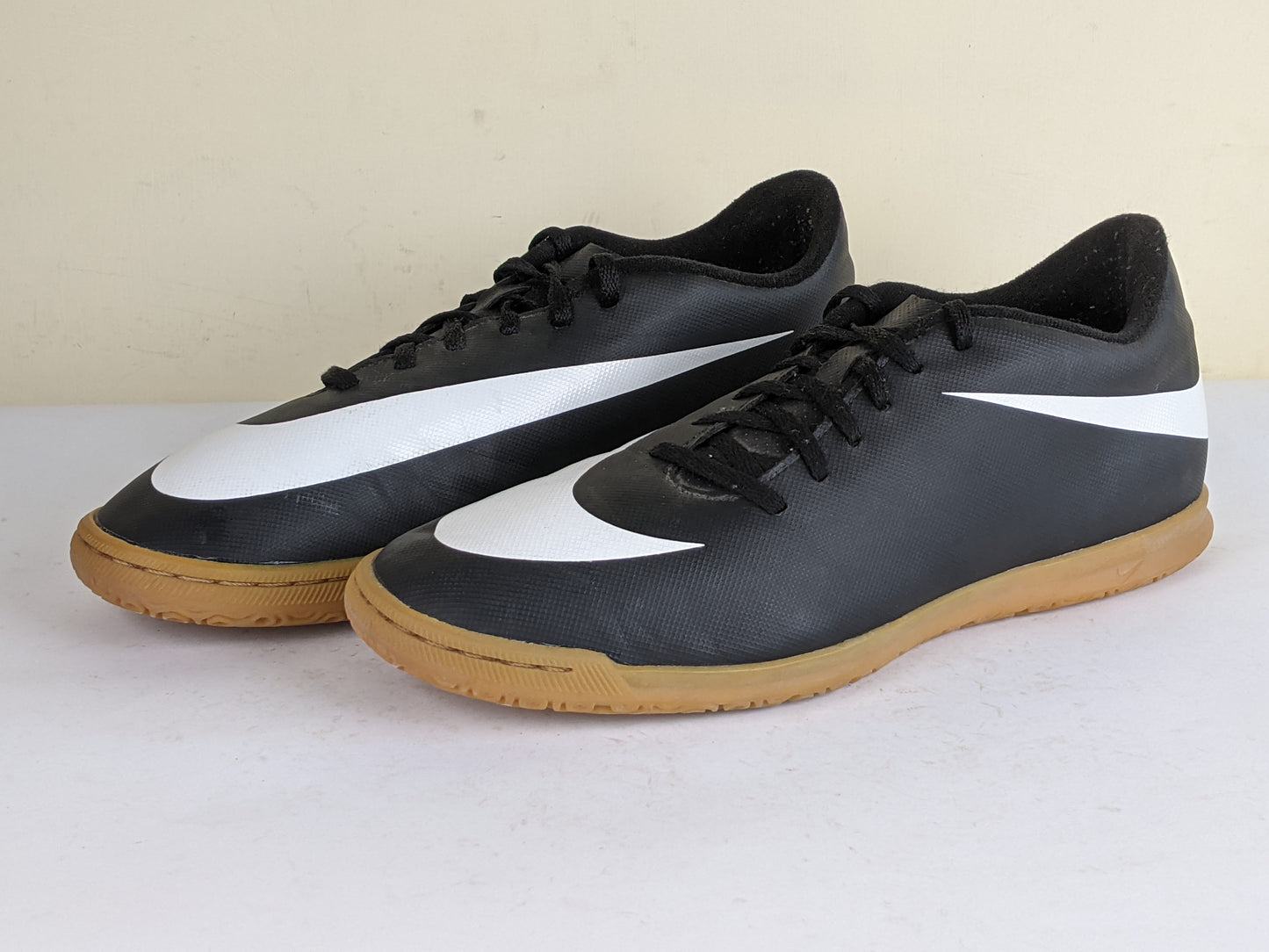 Nike Bravata IC 'Black/White