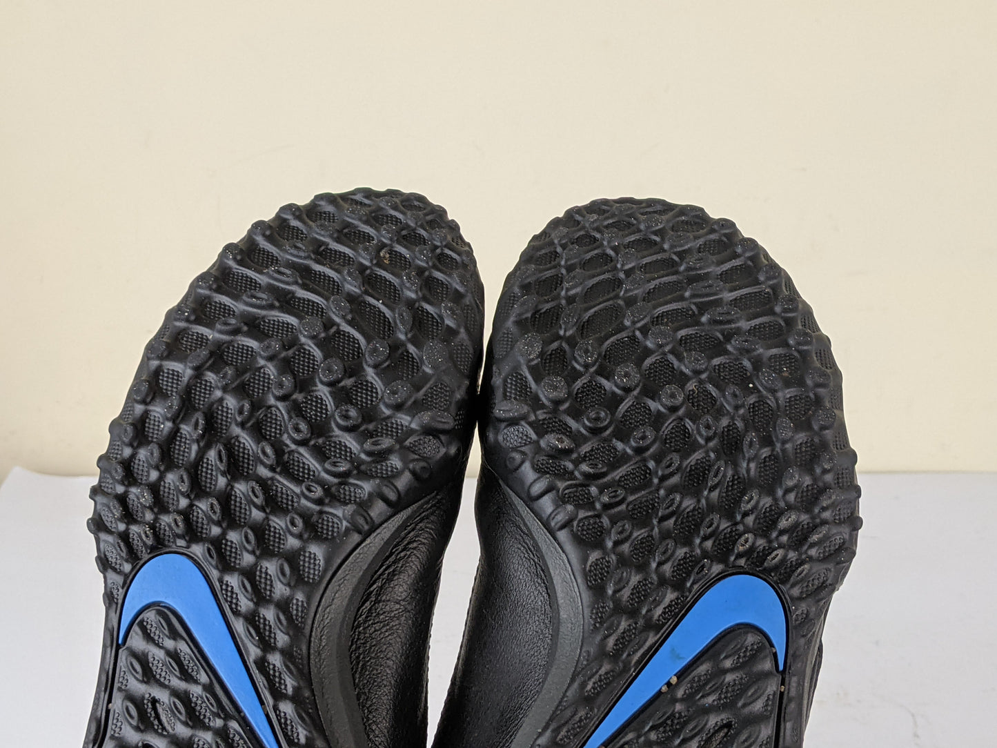 Nike Tiempo Legend 9 Academy TF - Black/Smoke Grey/Summit White