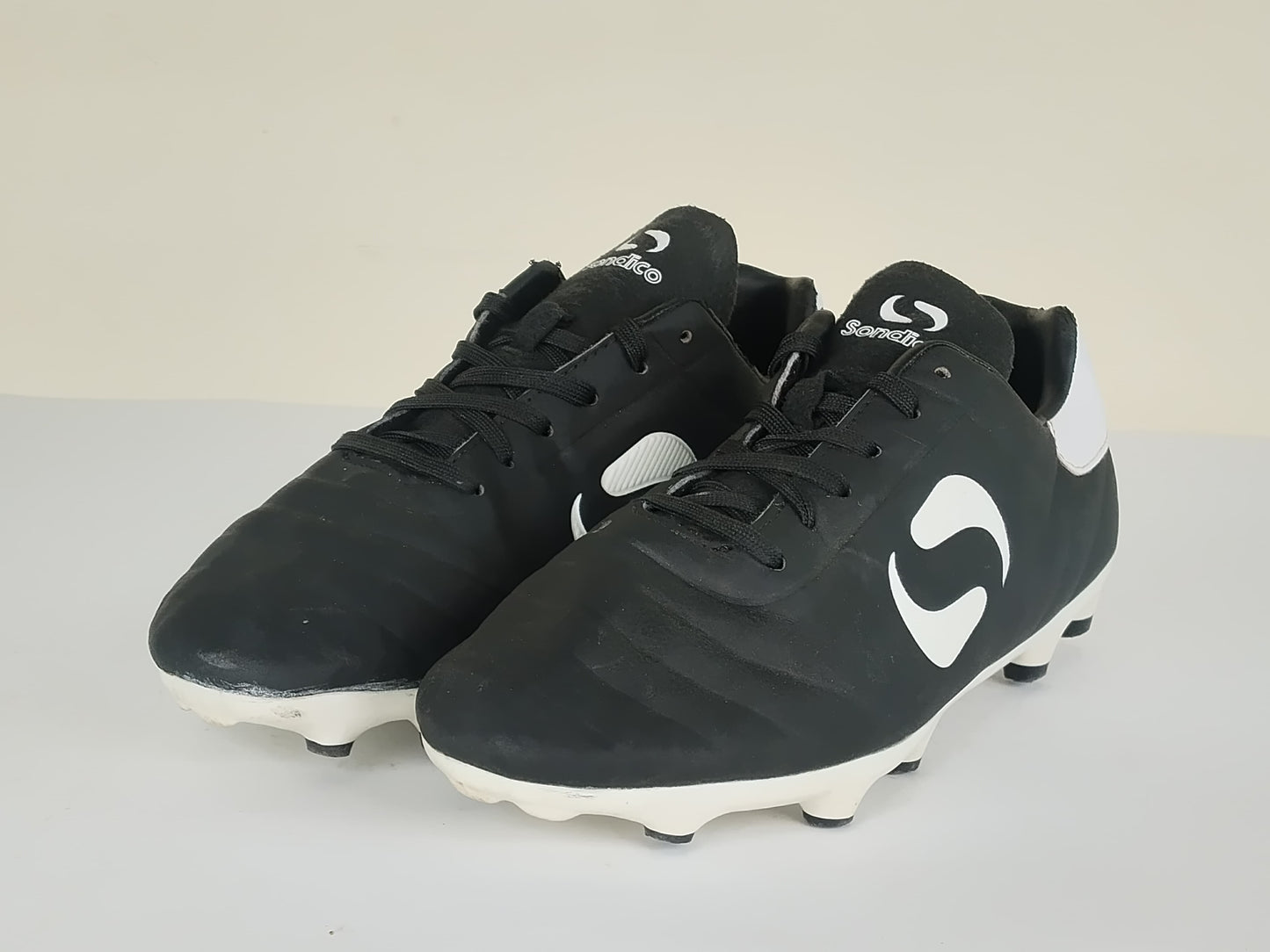 Sondico Strike FG 'Black/White