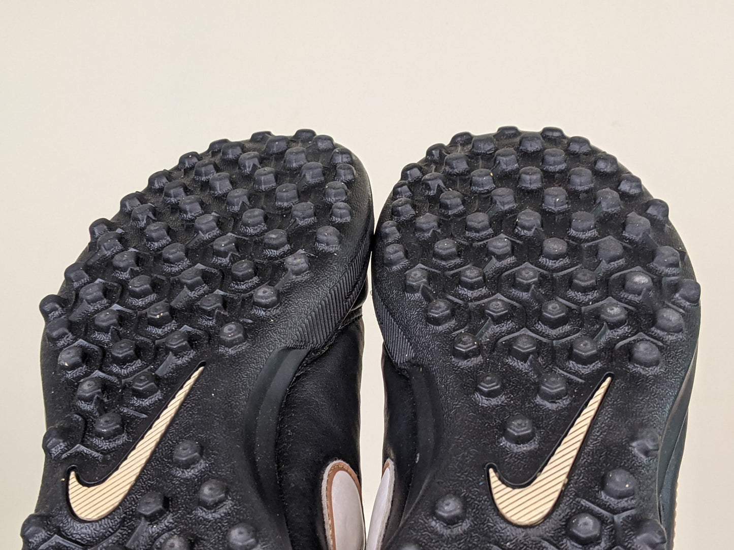 Nike Tiempo Rio III TF Black/White/Metallic Gold