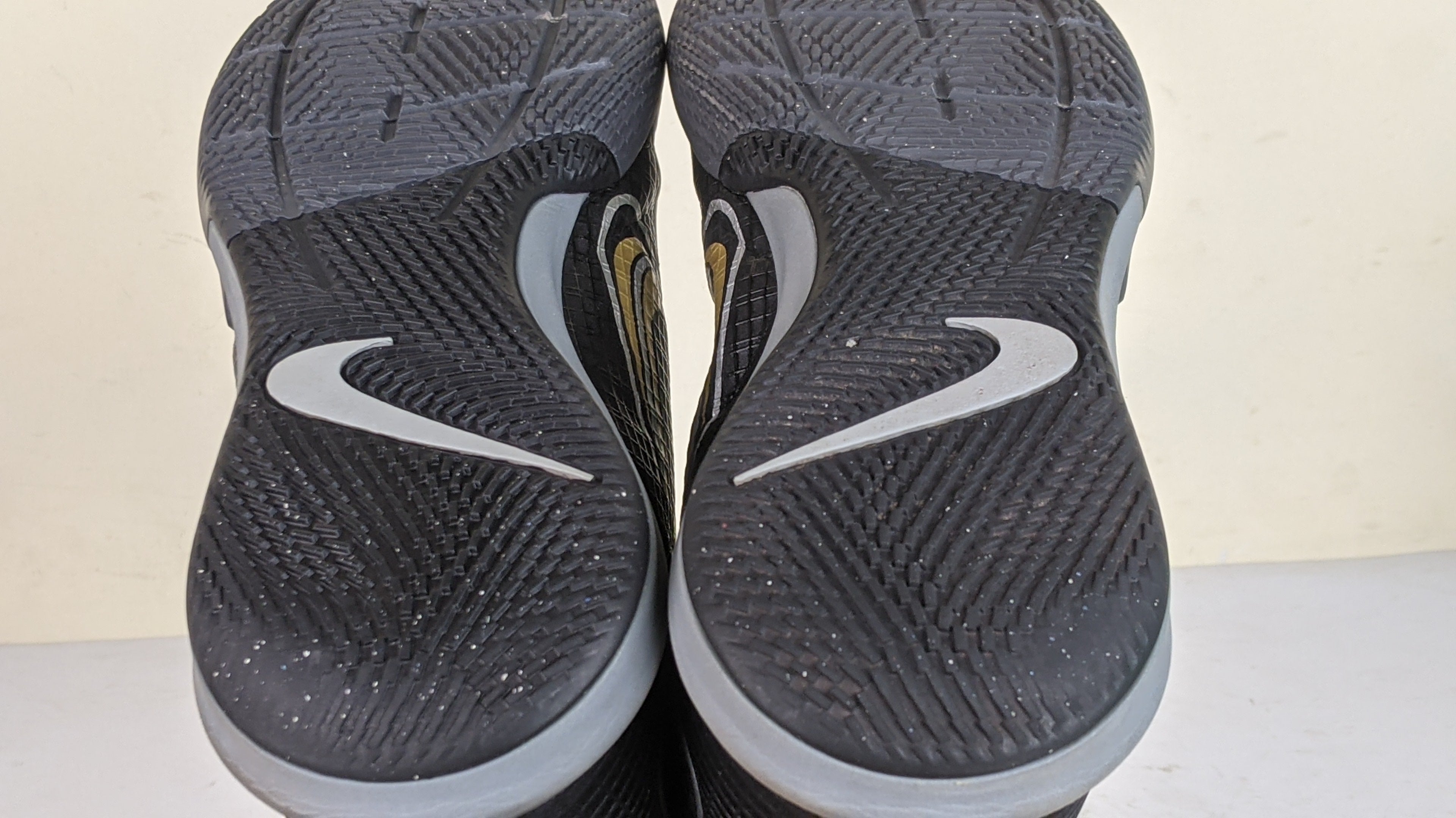 Nike Mercurial Vapor 14 Academy IC Shadow - Black/Metallic Gold/Metallic Silver