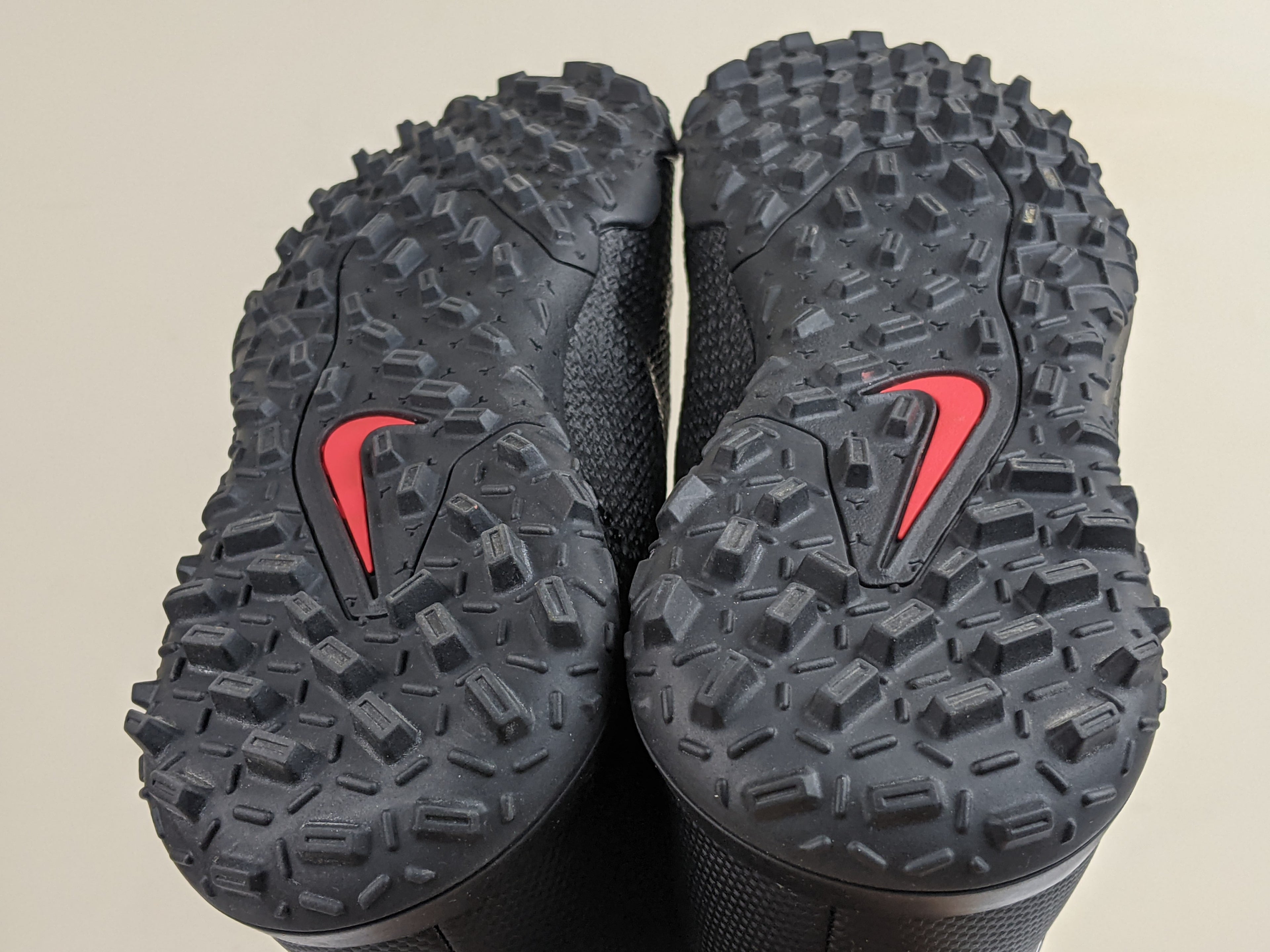 Nike Phantom GT 2 Club TF Shadow - Black/Summit White/Bright Crimson (Brand New)