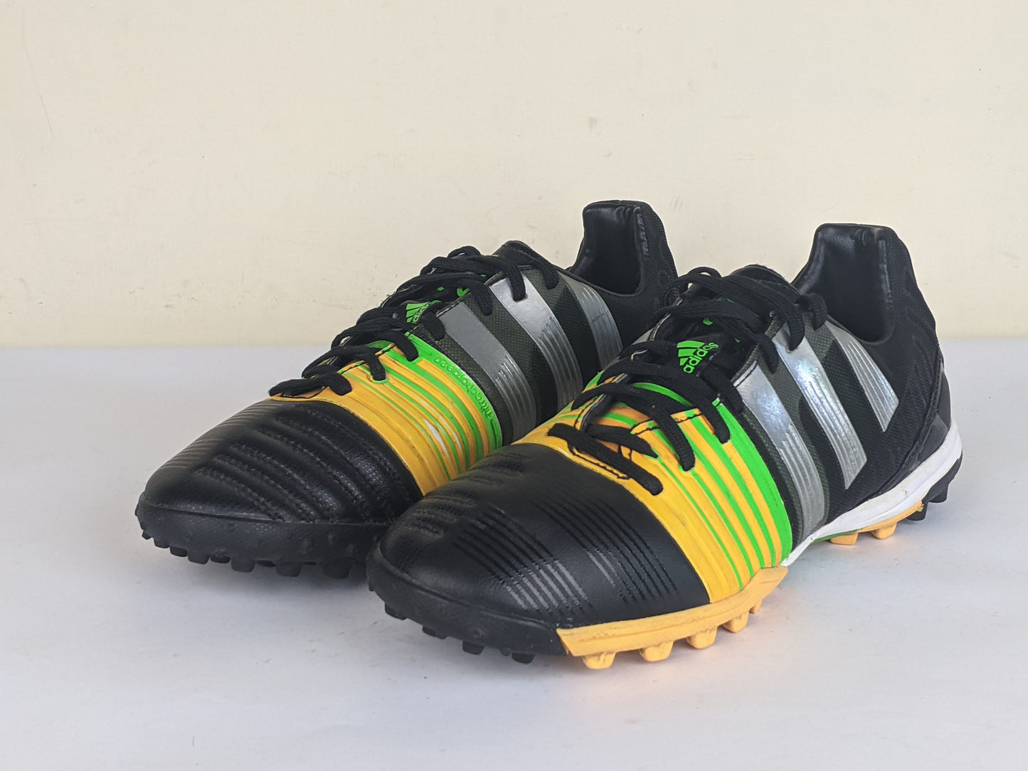 adidas Nitrocharge 2.0 TF Core Black/Silver Metallic/Solar Gold
