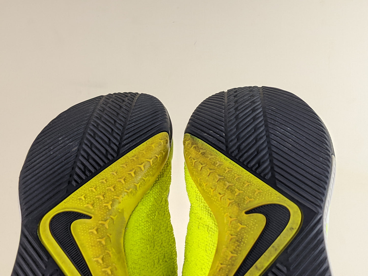 Nike Phantom VSN Academy IC 'Volt
