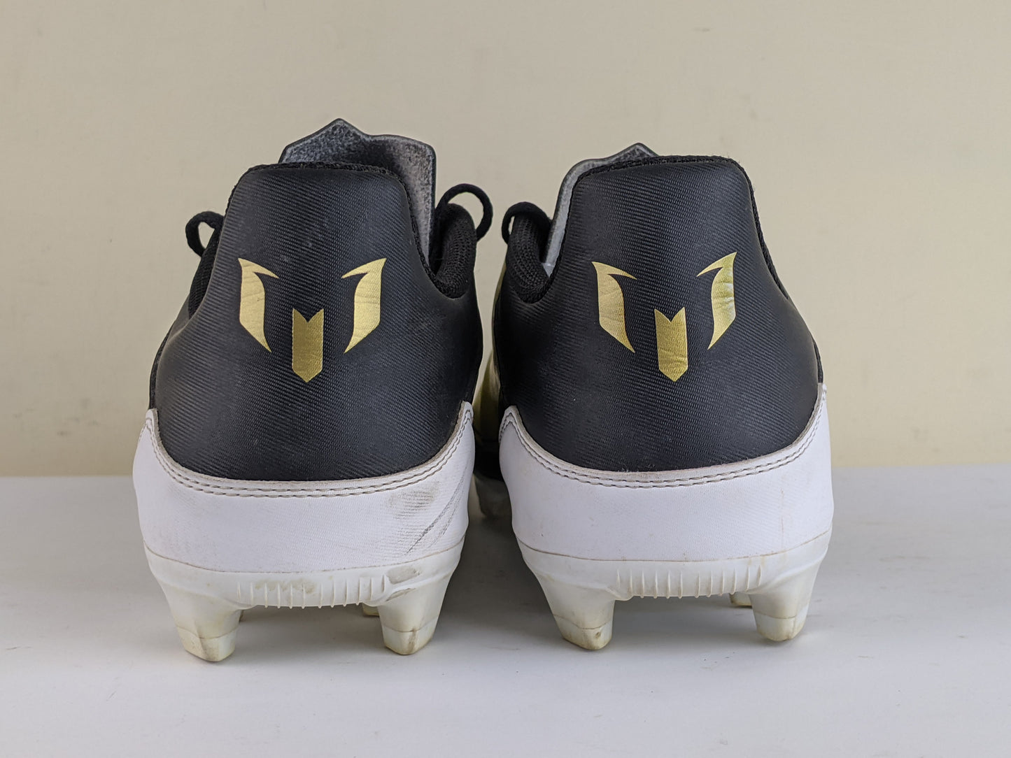 adidas F50 Messi Club FxG Triunfo Dorado - Gold Metallic/Footwear White/Core Black
