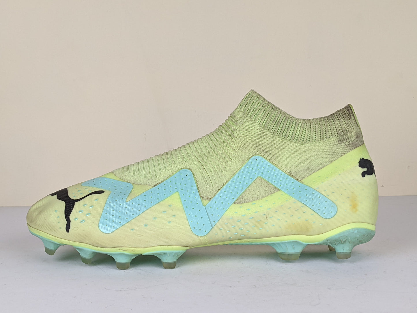 PUMA Future Match + Laceless FG/AG Pursuit - Fast Yellow/PUMA Black/Electric Peppermint