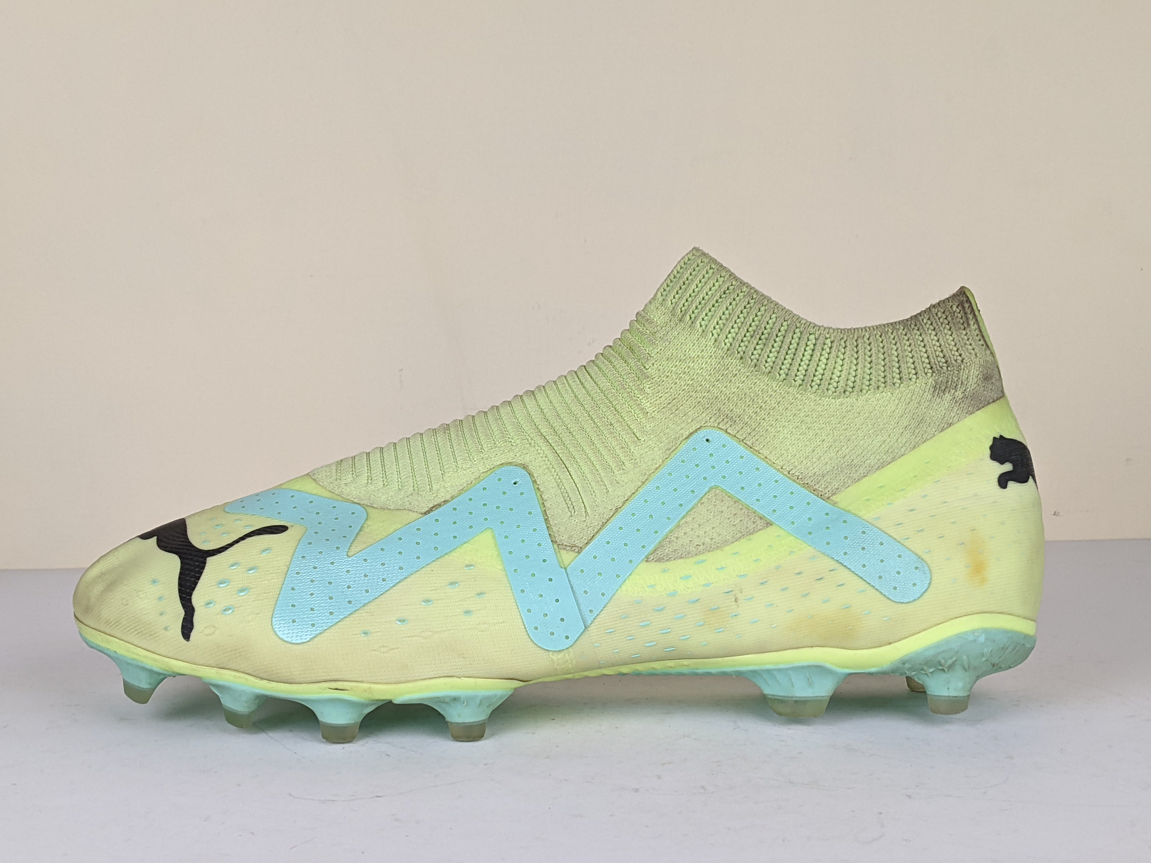 PUMA Future Match + Laceless FG/AG Pursuit - Fast Yellow/PUMA Black/Electric Peppermint